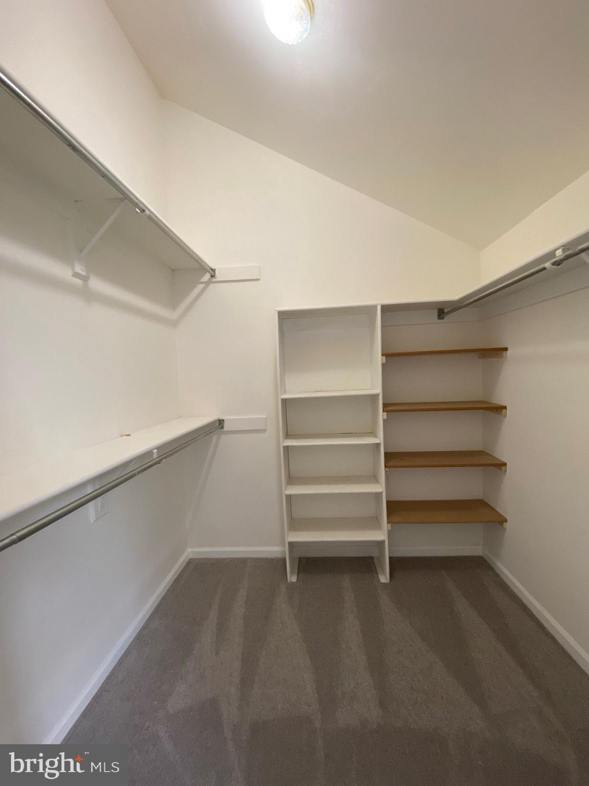 PARADISE - Residential Lease