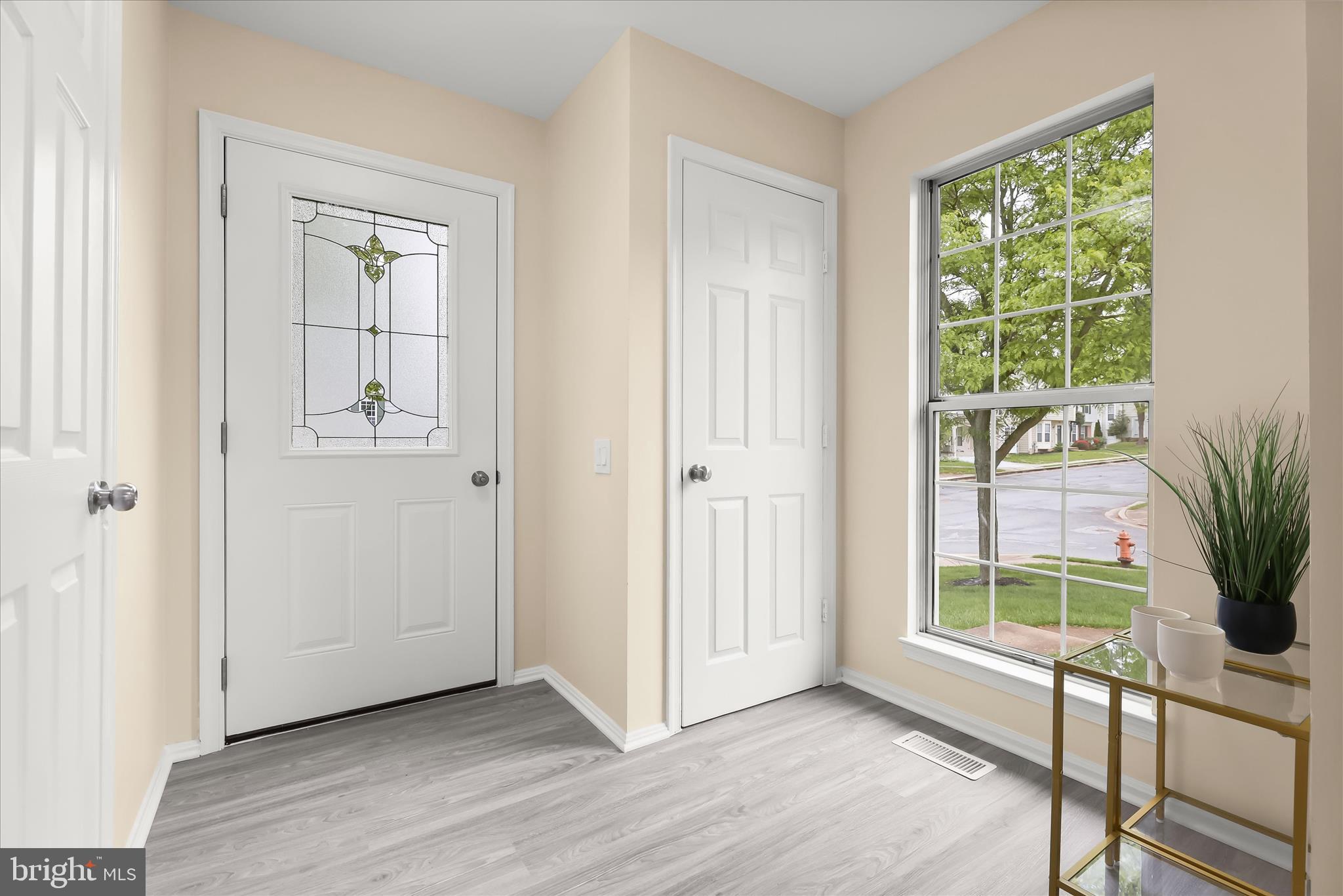 1 WOODHOLLOW COURT