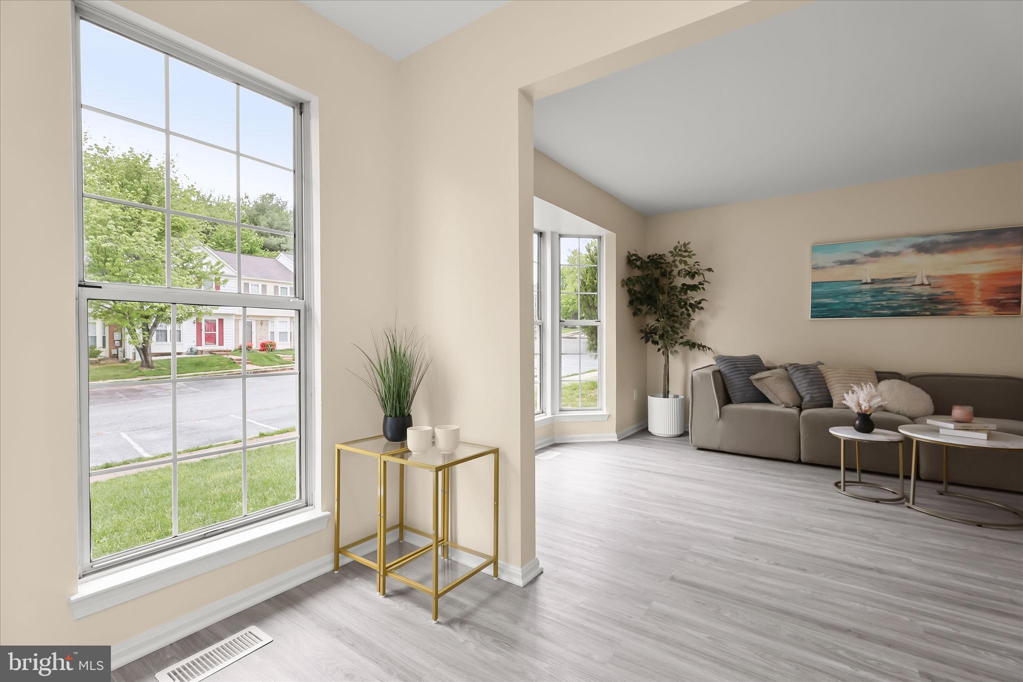 1 WOODHOLLOW COURT