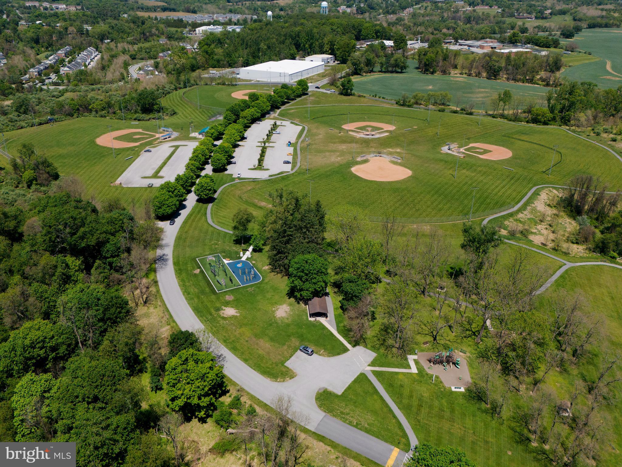 WOODSYDE ESTATES - Residential