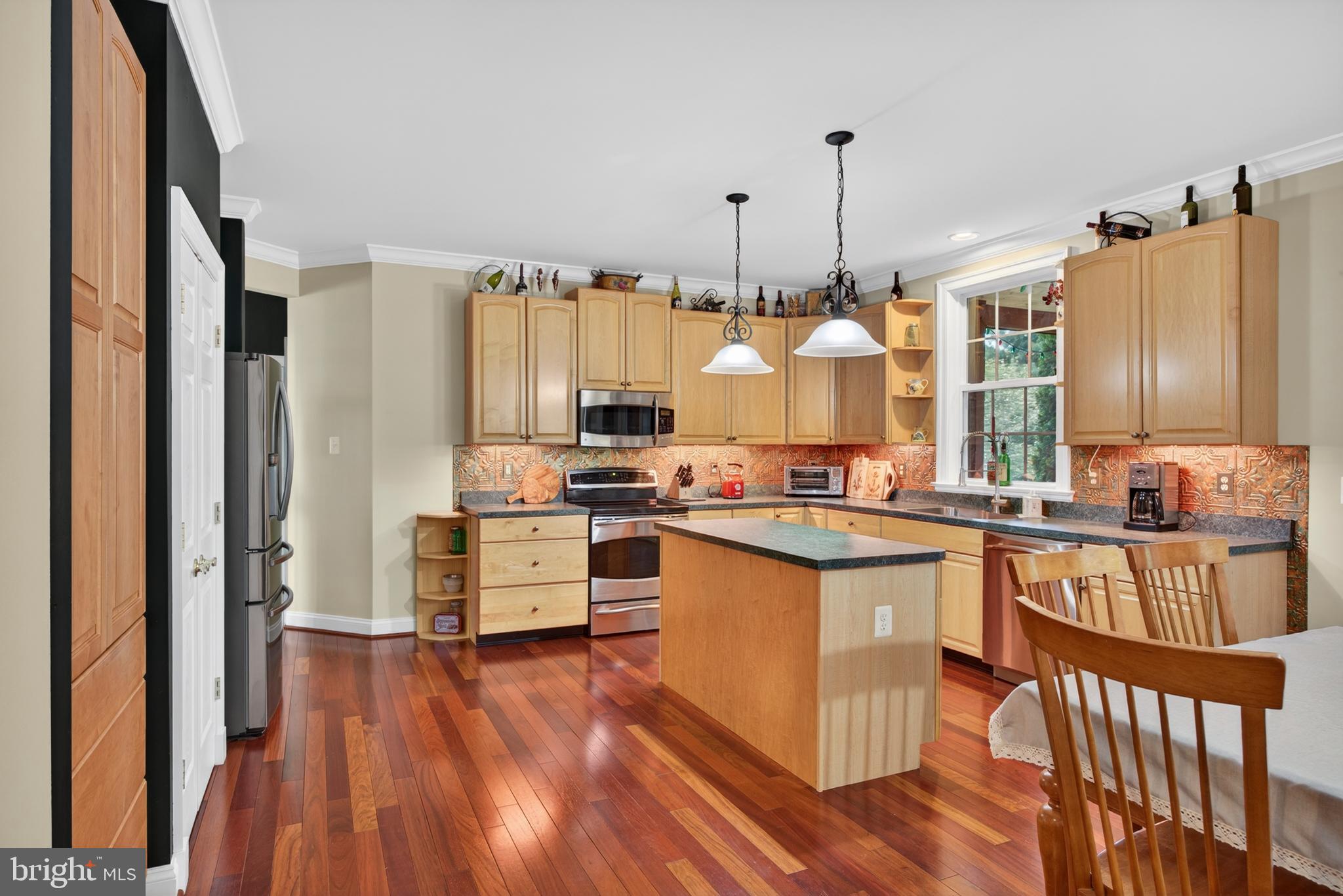 WOODSYDE ESTATES - Residential