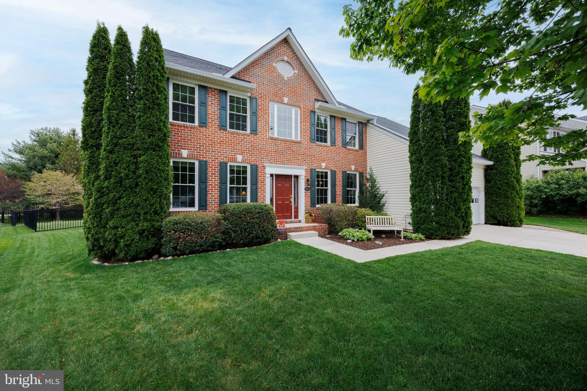 749 RUSTLING LEAF COURT