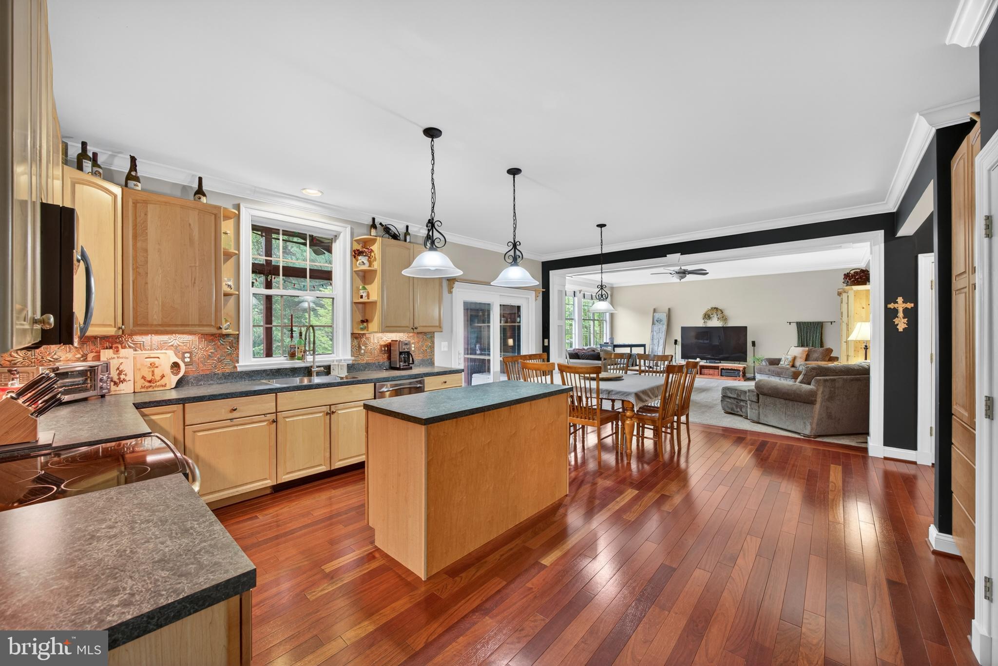 WOODSYDE ESTATES - Residential