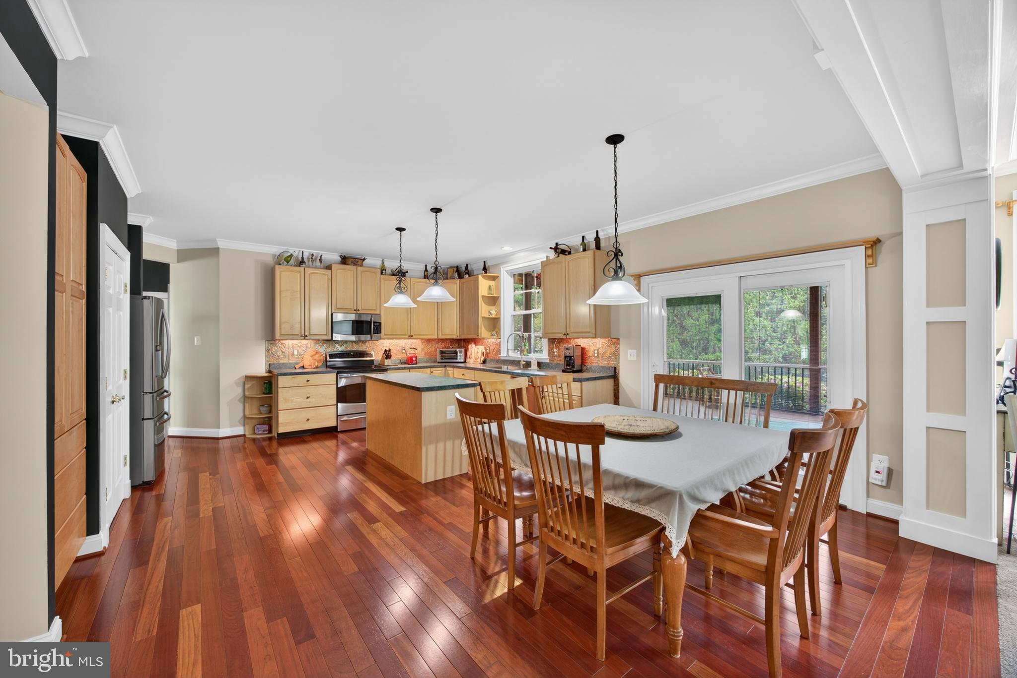 WOODSYDE ESTATES - Residential