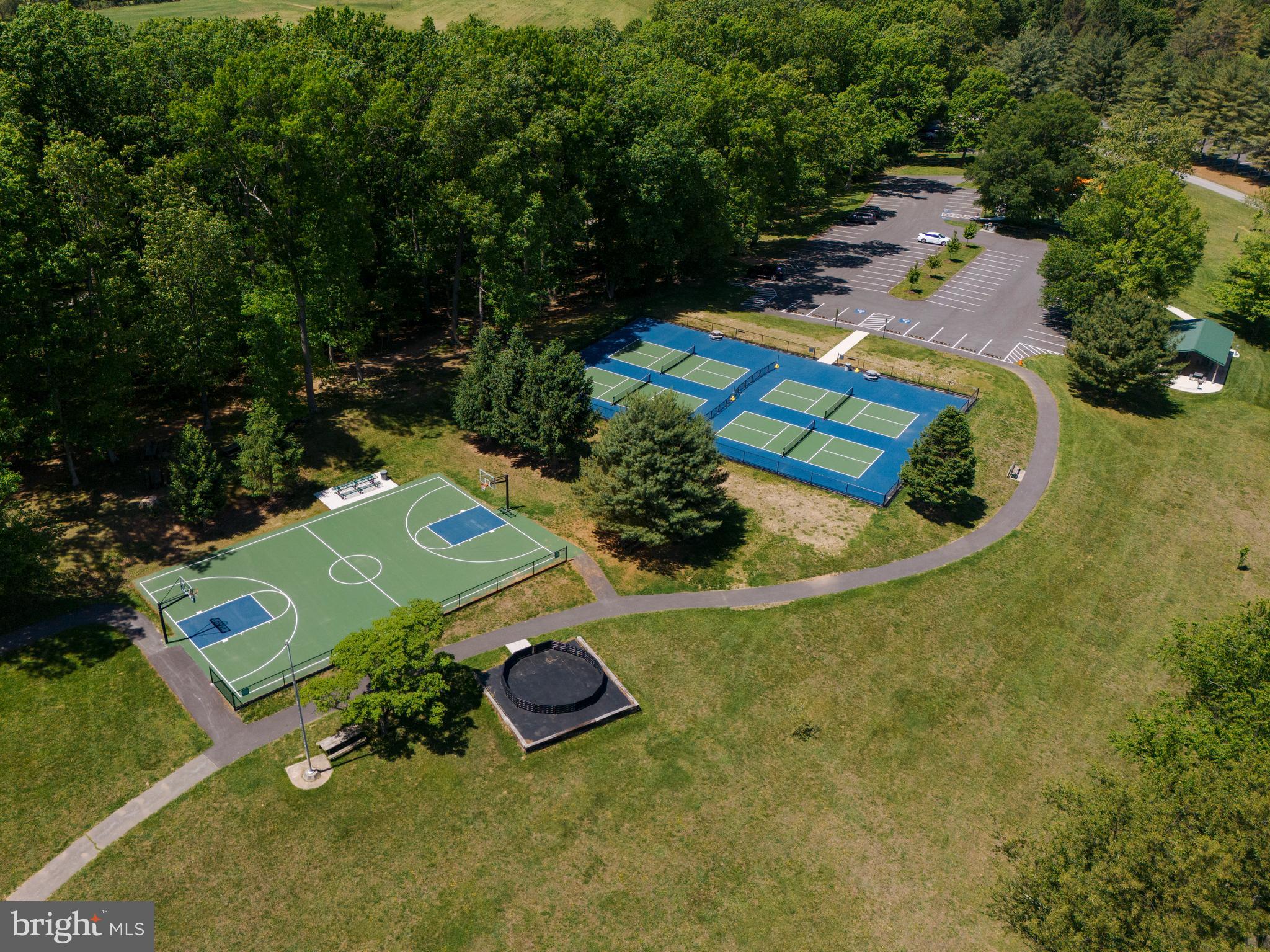 WOODSYDE ESTATES - Residential