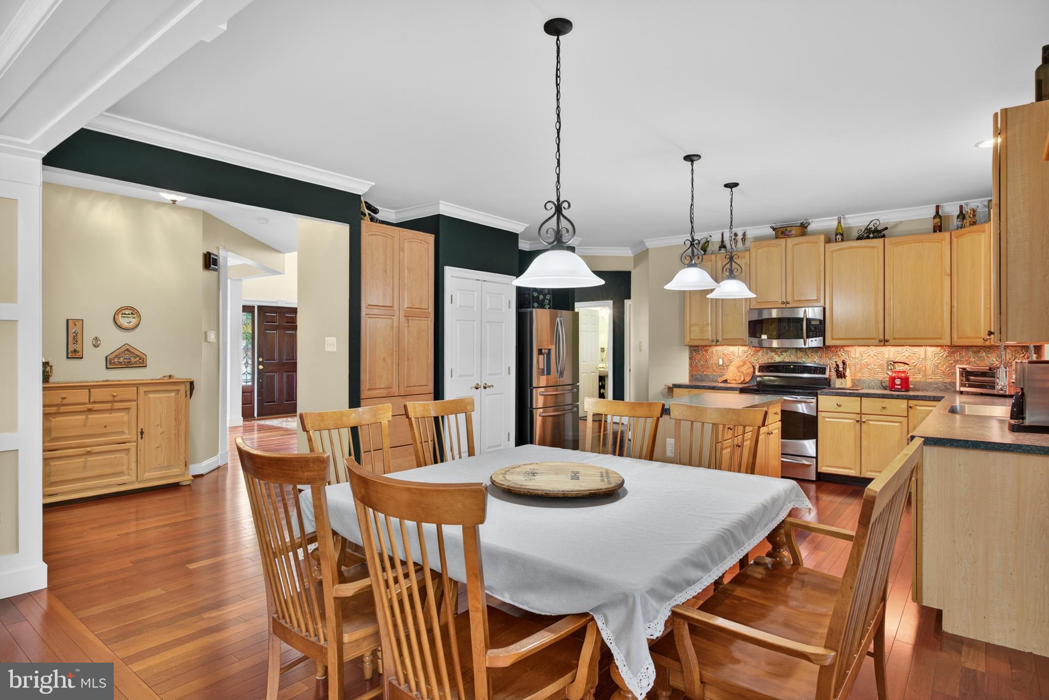 WOODSYDE ESTATES - Residential