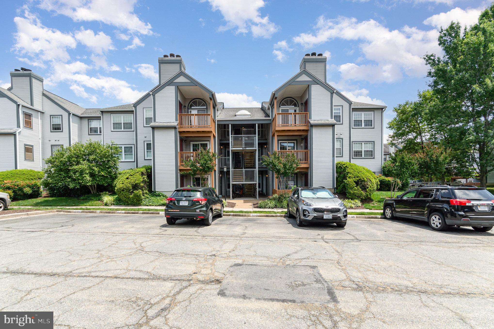 6905 VICTORIA DRIVE L 6905-L