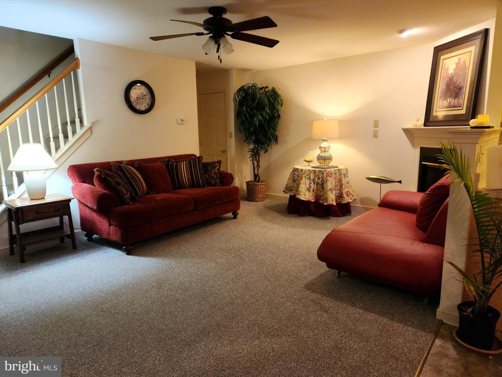 Photo of 642 CHICKADEE DR, LITITZ, PA 17543 (MLS # PALA2028520)