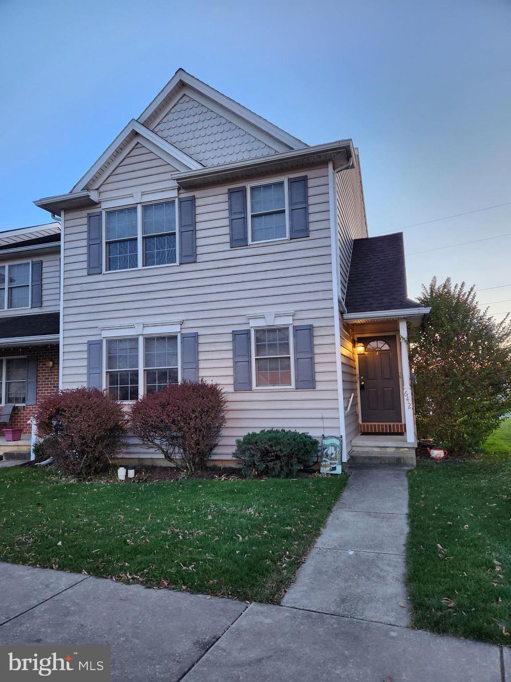 Photo of 642 CHICKADEE DR, LITITZ, PA 17543 (MLS # PALA2028520)