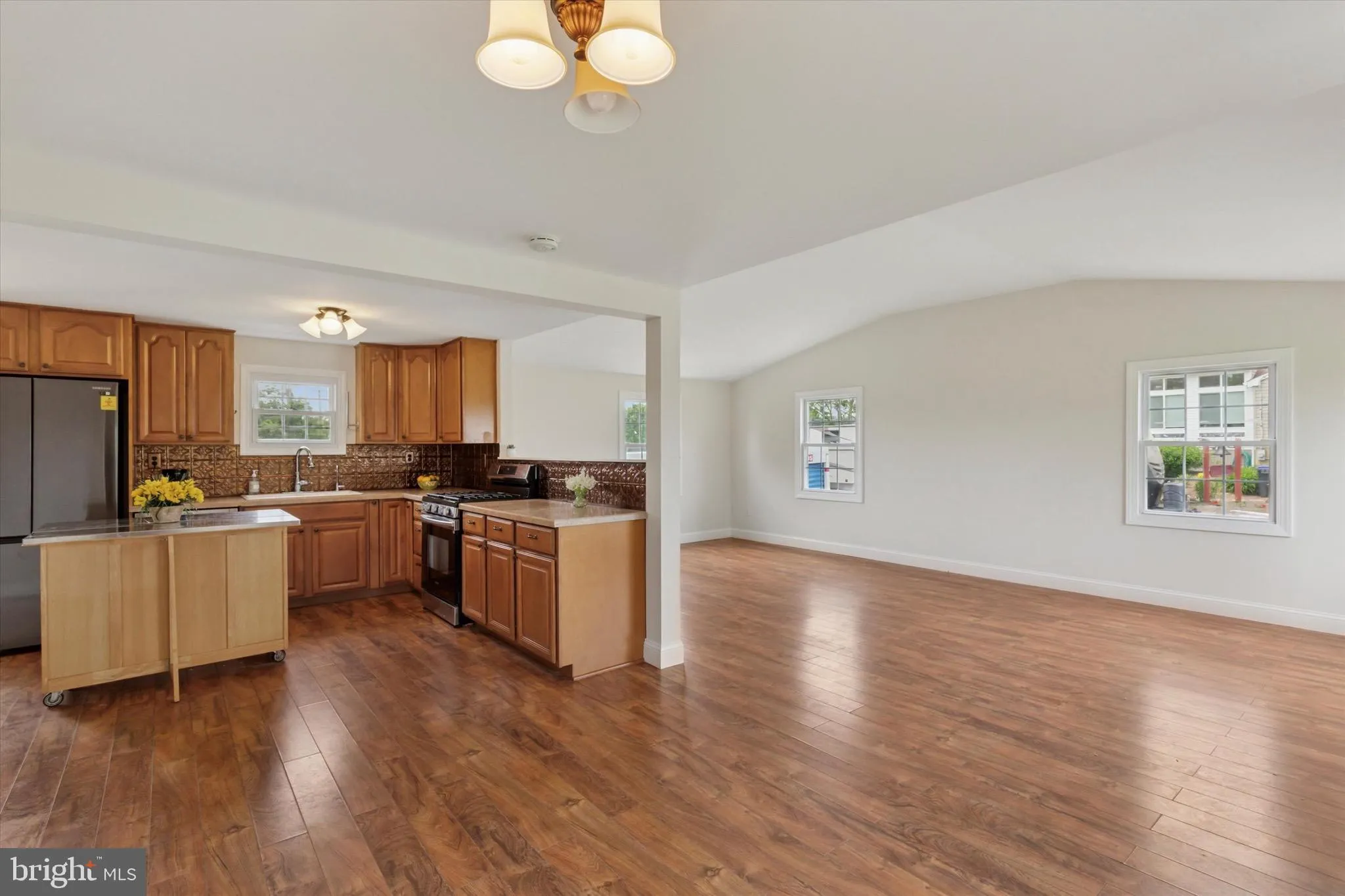 Coatesville, Pennsylvania 19320, United States, 3 Bedrooms Bedrooms, ,2 BathroomsBathrooms,Residential,Contingent,144080