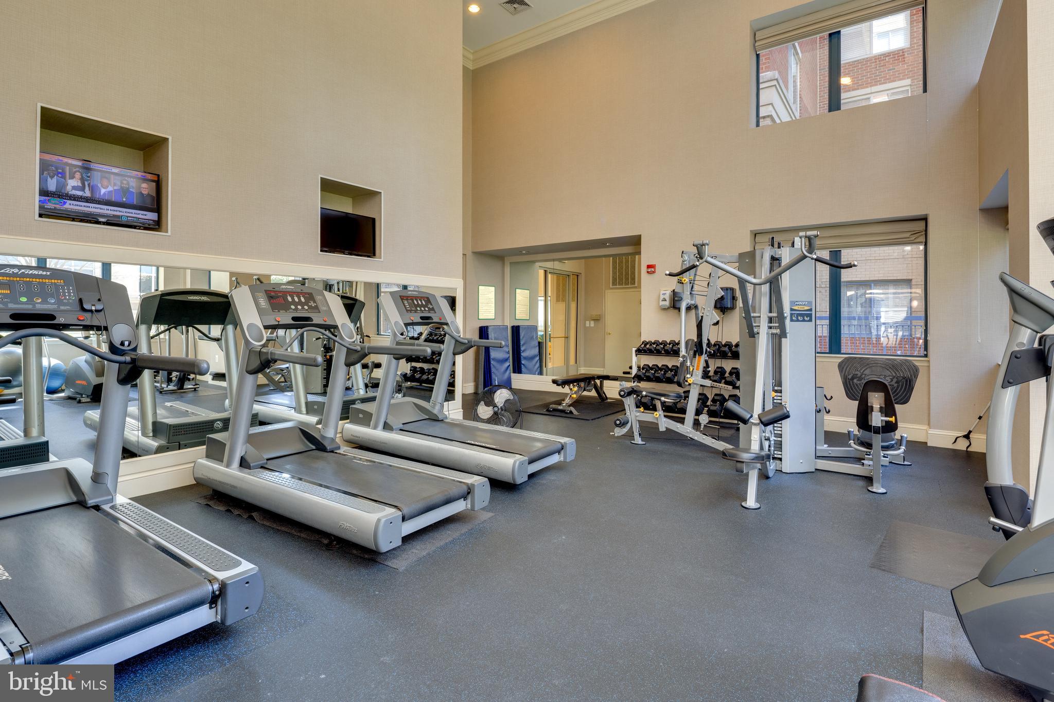 LEXINGTON SQUARE - Residential Lease