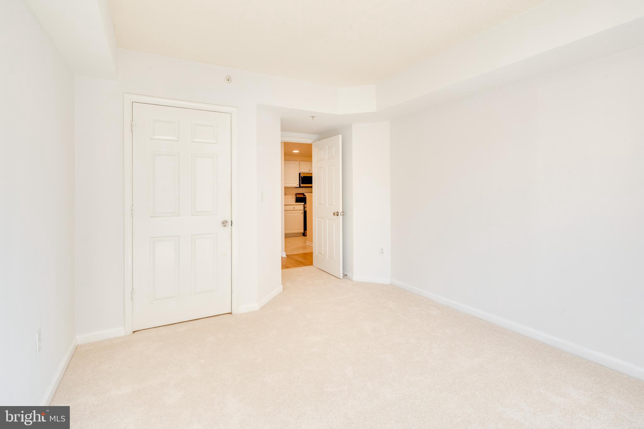 LEXINGTON SQUARE - Residential Lease