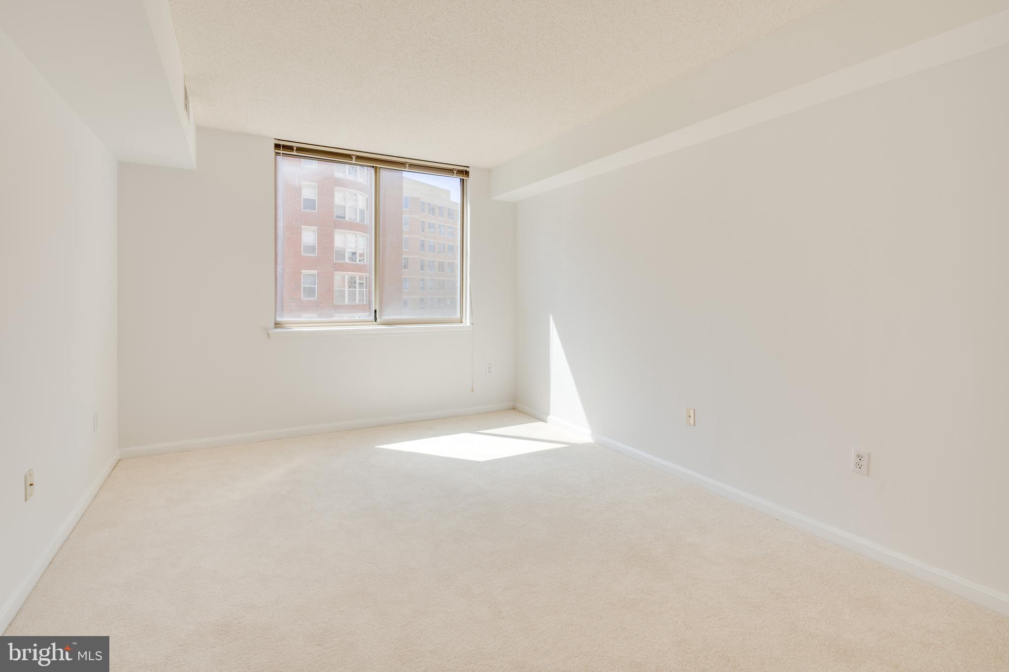 LEXINGTON SQUARE - Residential Lease