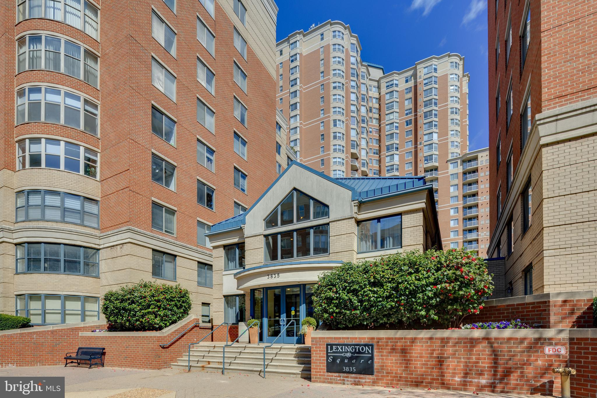 LEXINGTON SQUARE - Residential Lease