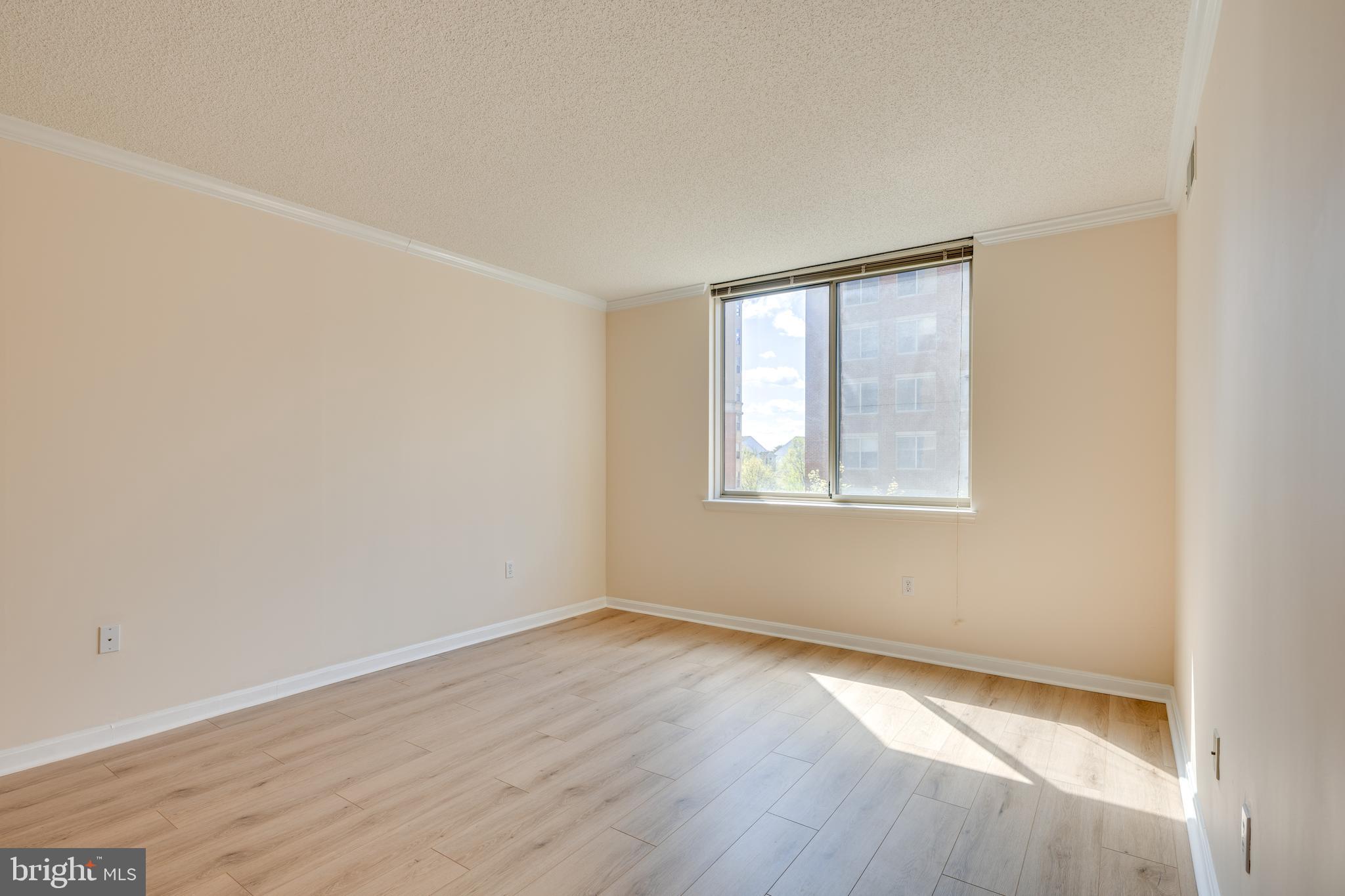 LEXINGTON SQUARE - Residential Lease