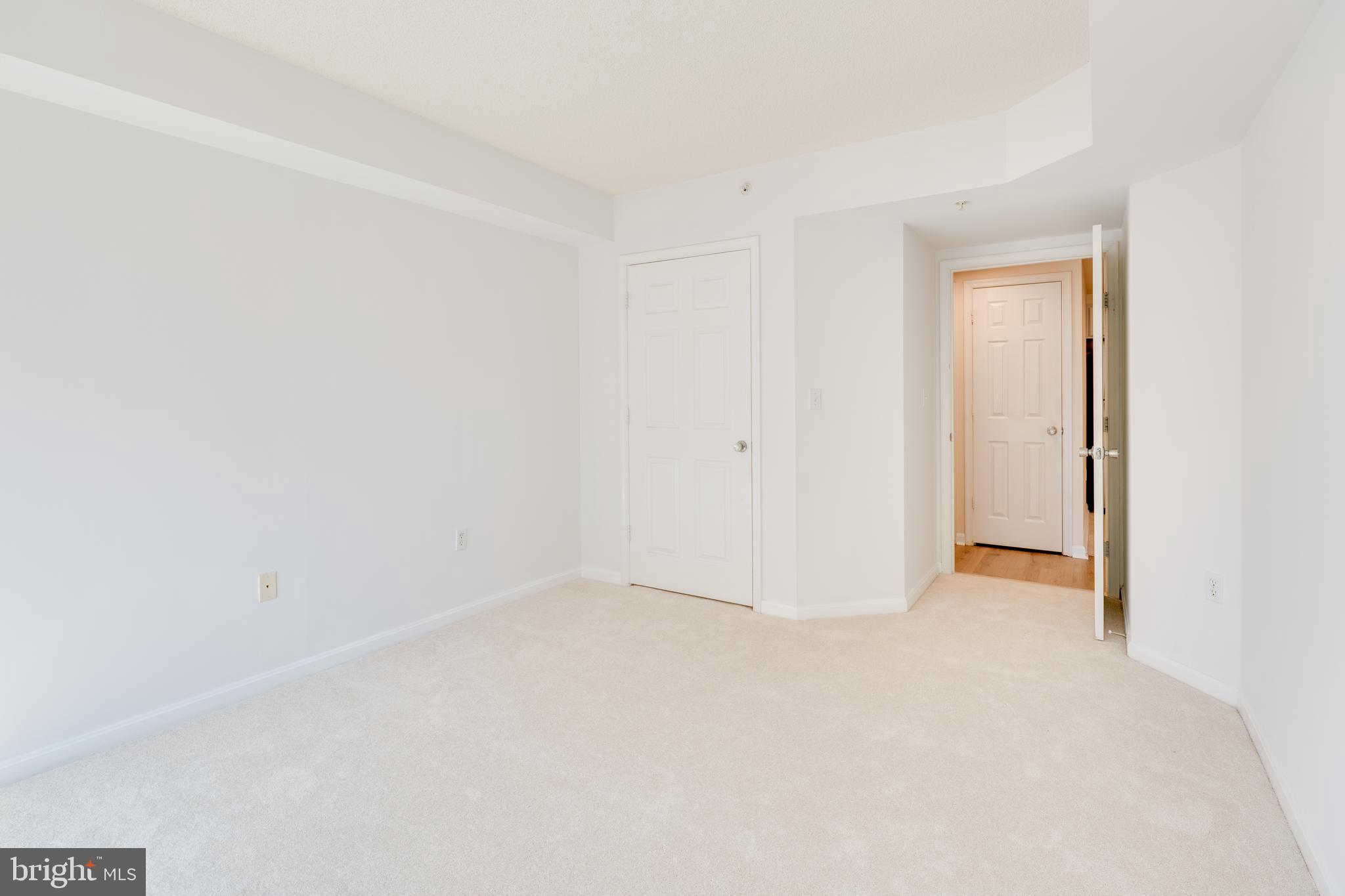 LEXINGTON SQUARE - Residential Lease