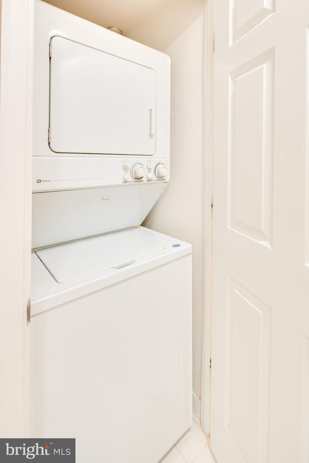 LEXINGTON SQUARE - Residential Lease