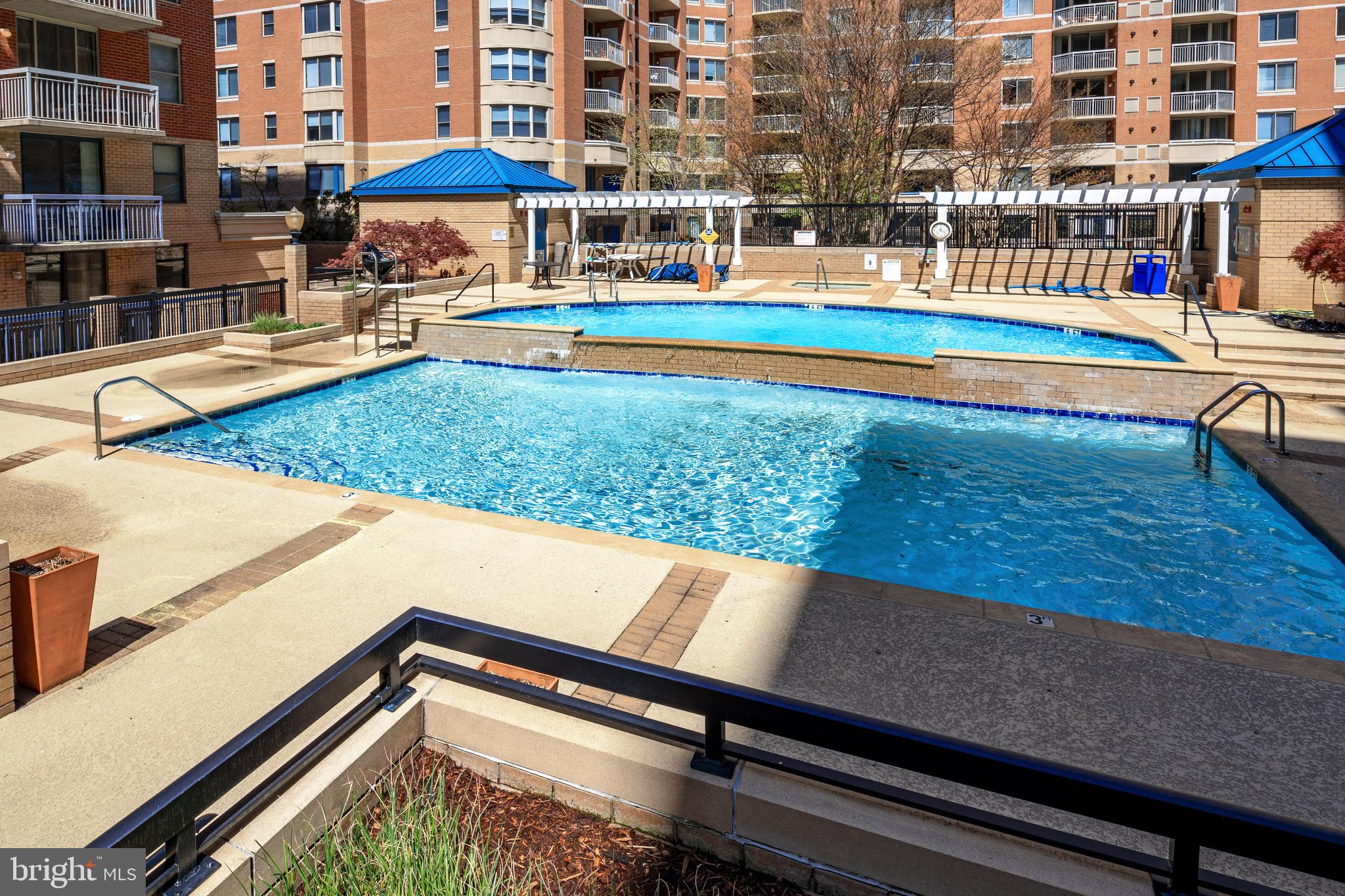 LEXINGTON SQUARE - Residential Lease