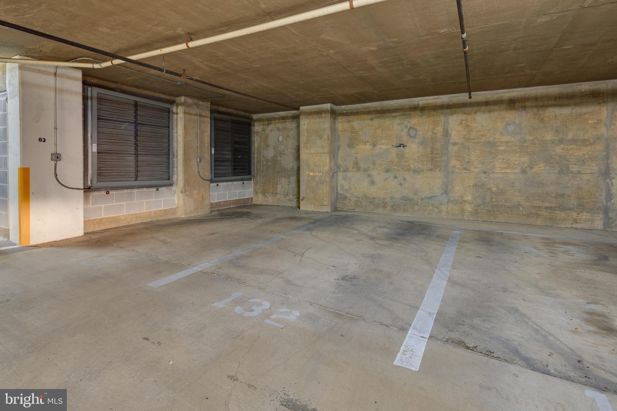 LEXINGTON SQUARE - Residential Lease