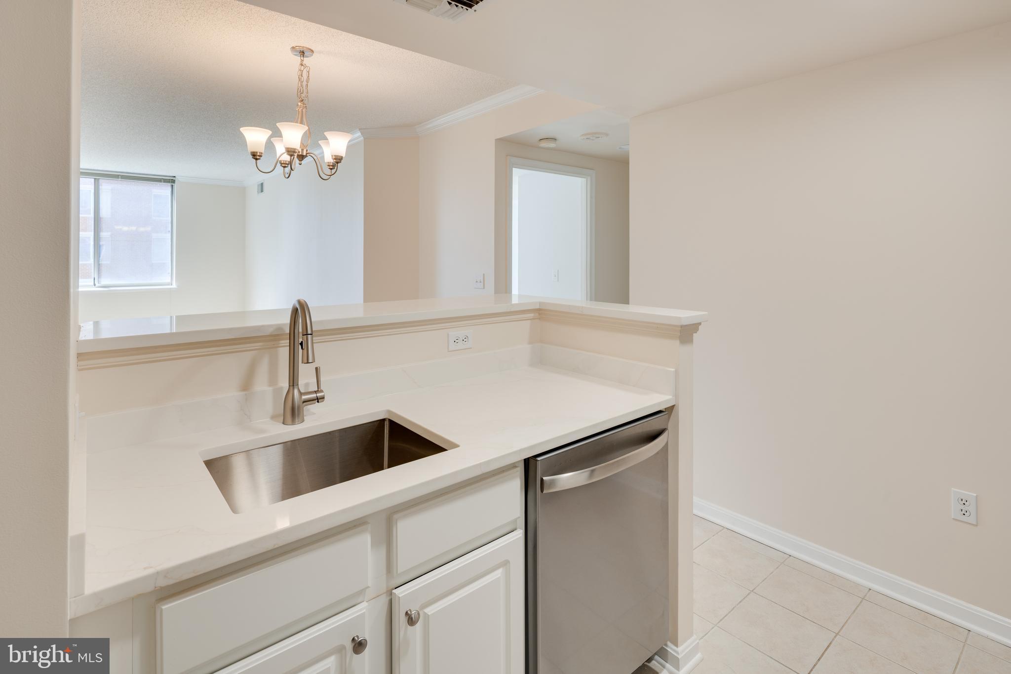 LEXINGTON SQUARE - Residential Lease