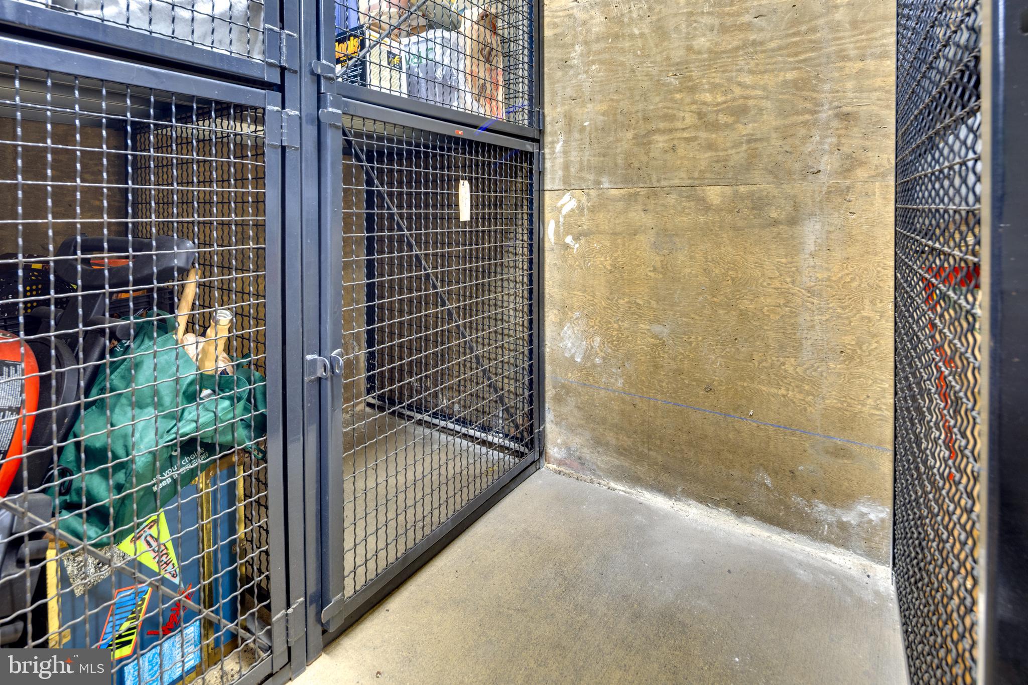 LEXINGTON SQUARE - Residential Lease