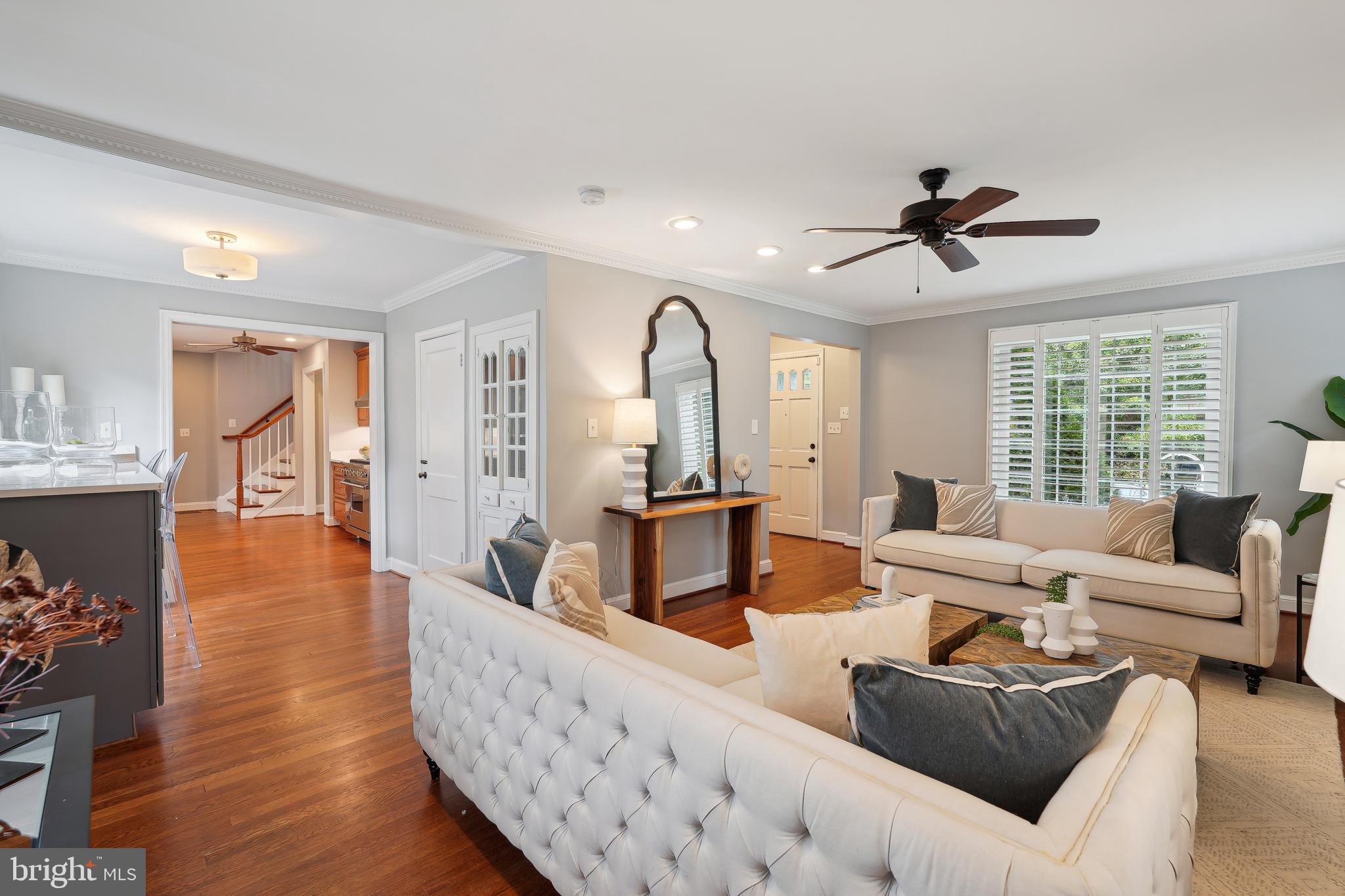 COUNTRY CLUB - Residential