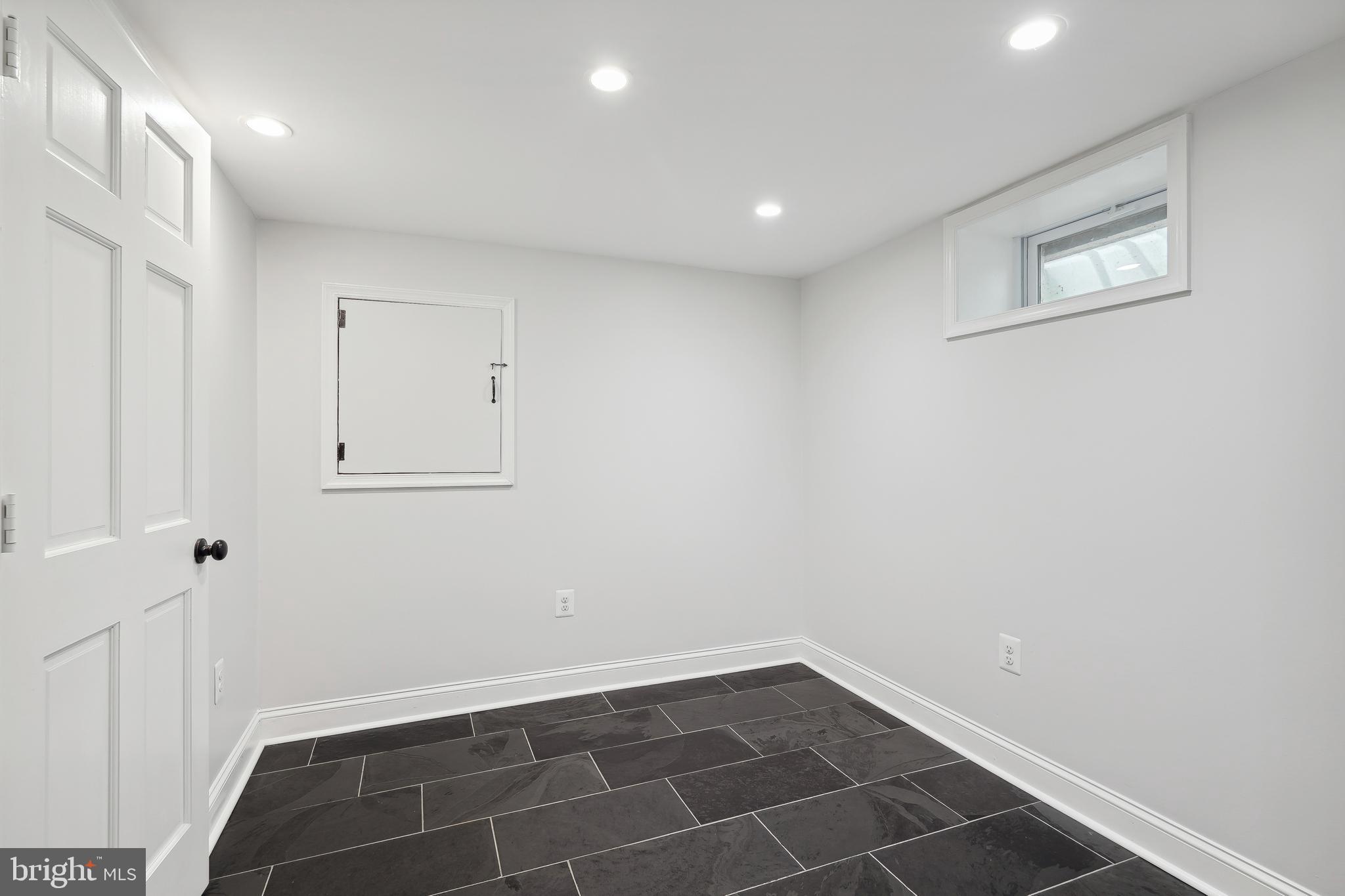 COUNTRY CLUB - Residential