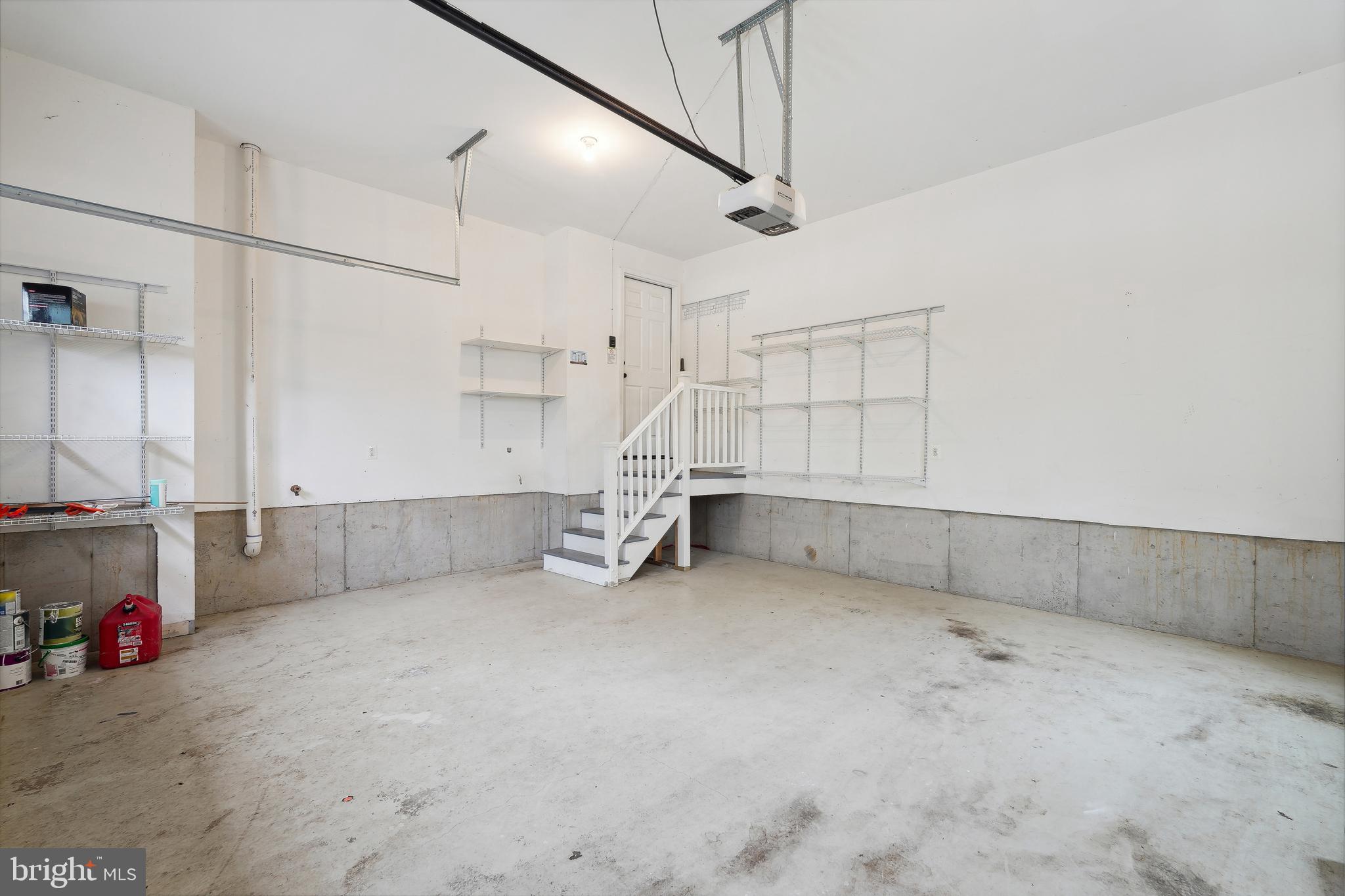 COUNTRY CLUB - Residential