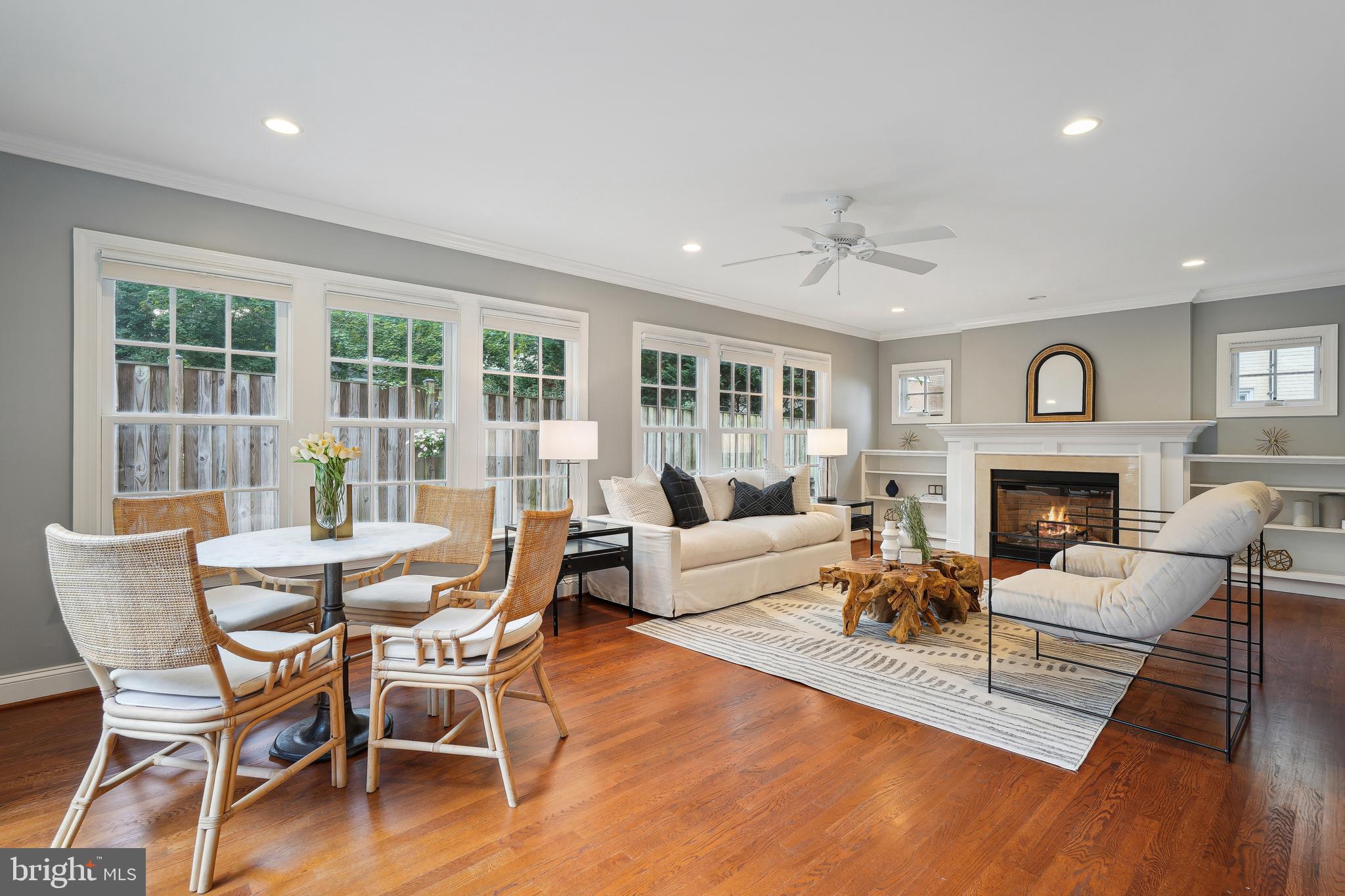 COUNTRY CLUB - Residential