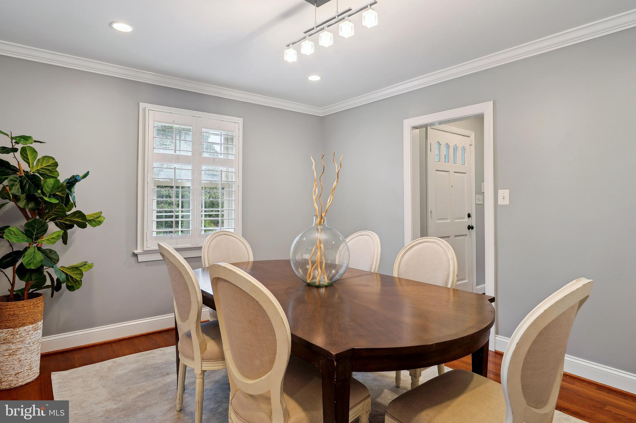 COUNTRY CLUB - Residential