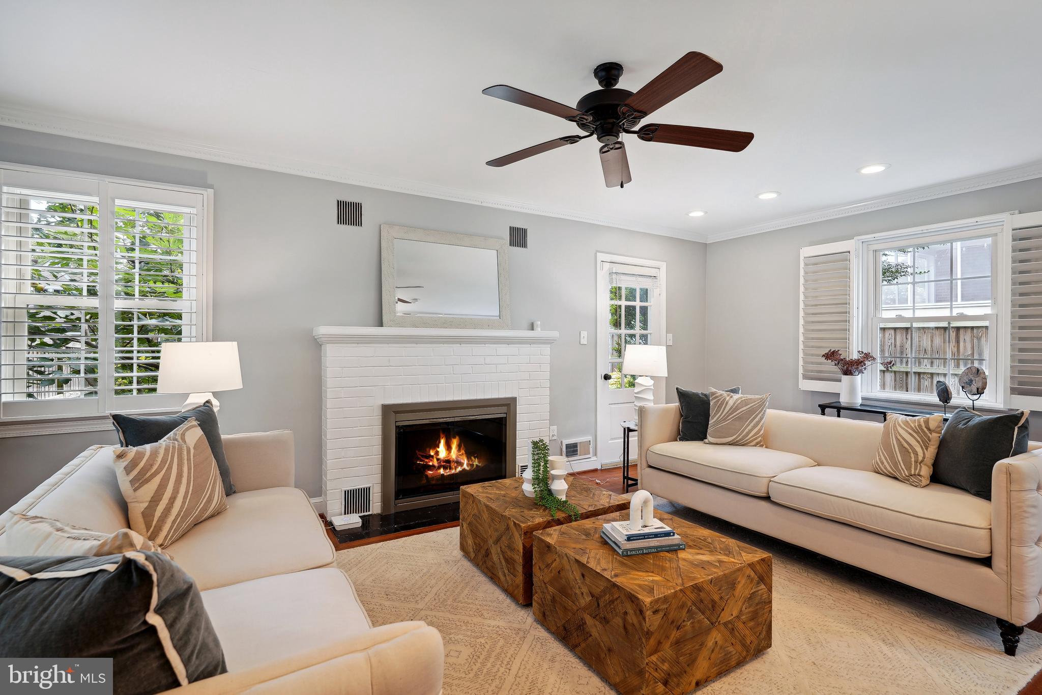 COUNTRY CLUB - Residential