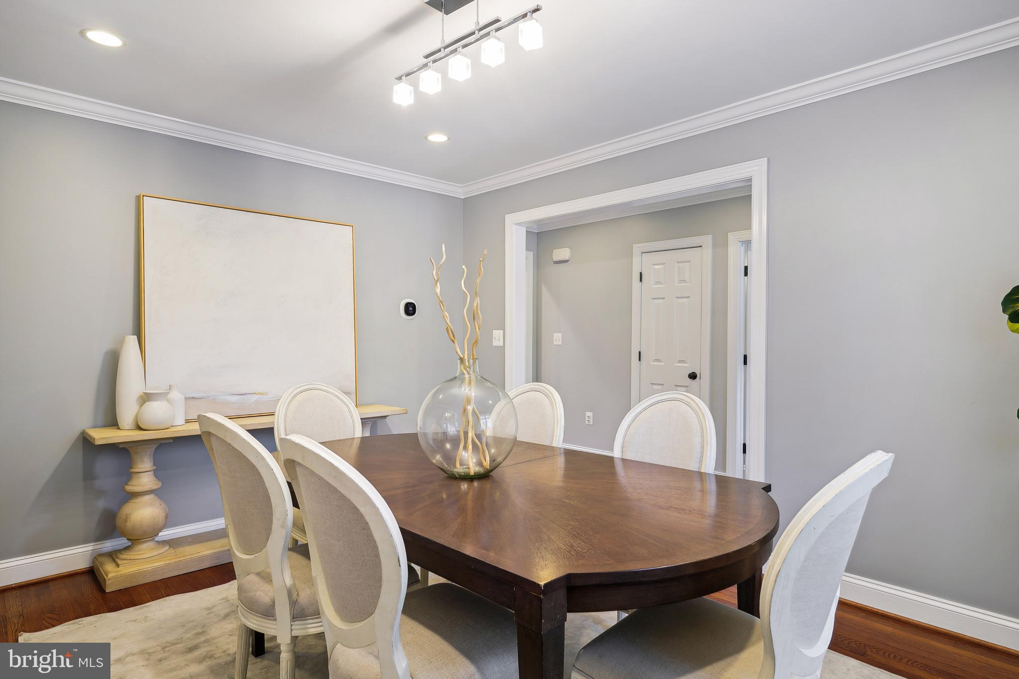 COUNTRY CLUB - Residential