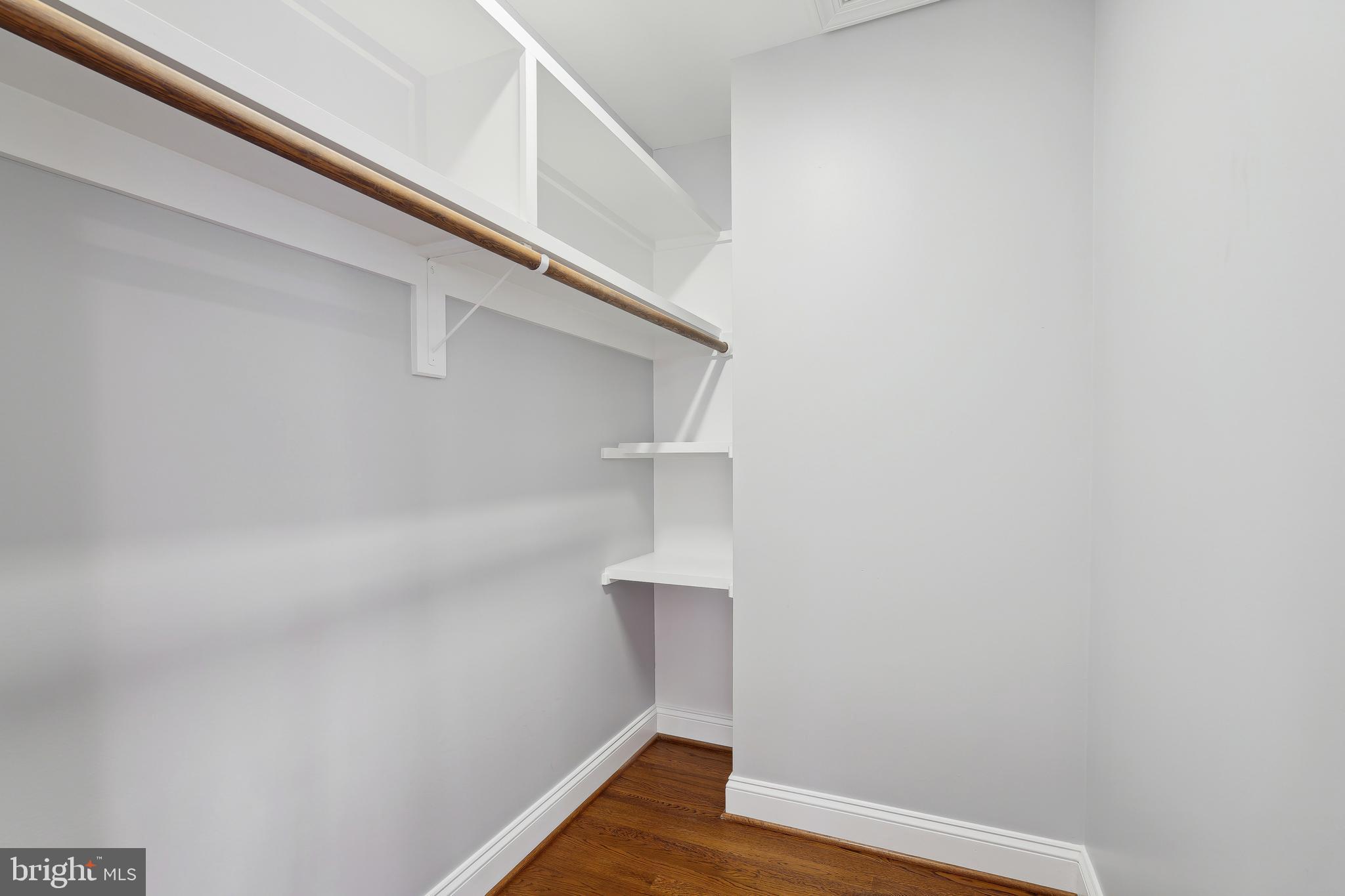 COUNTRY CLUB - Residential