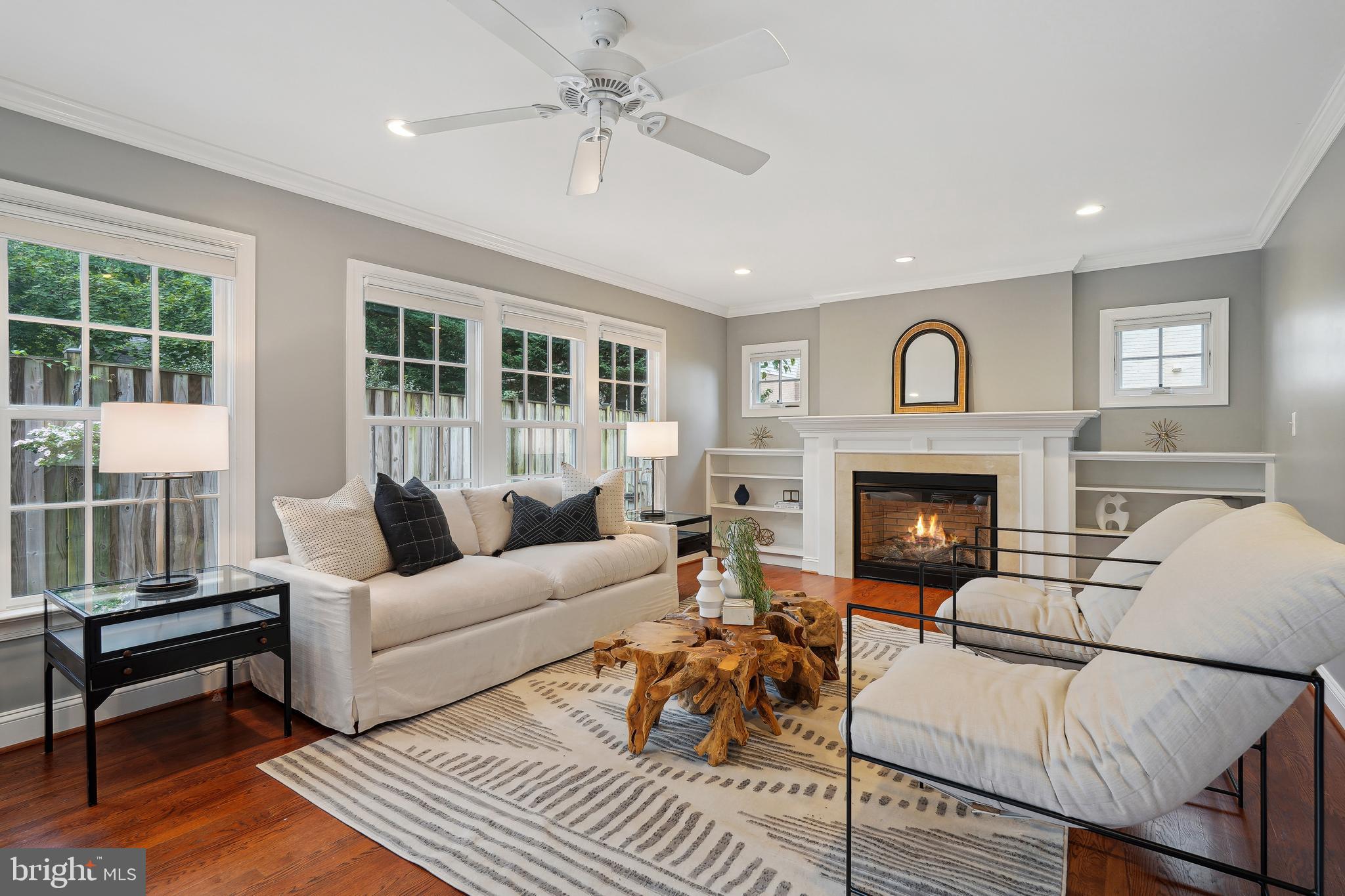 COUNTRY CLUB - Residential