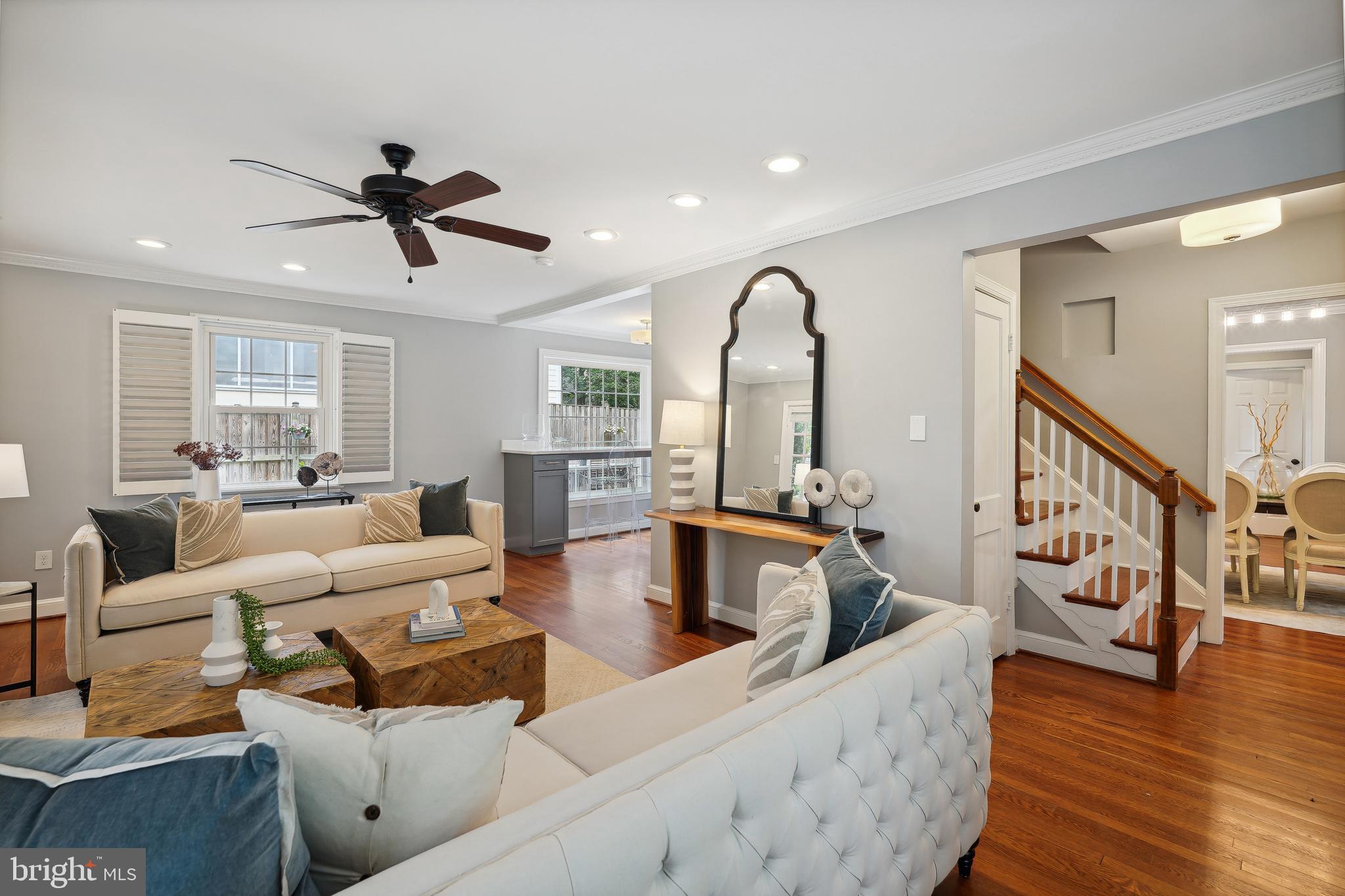 COUNTRY CLUB - Residential