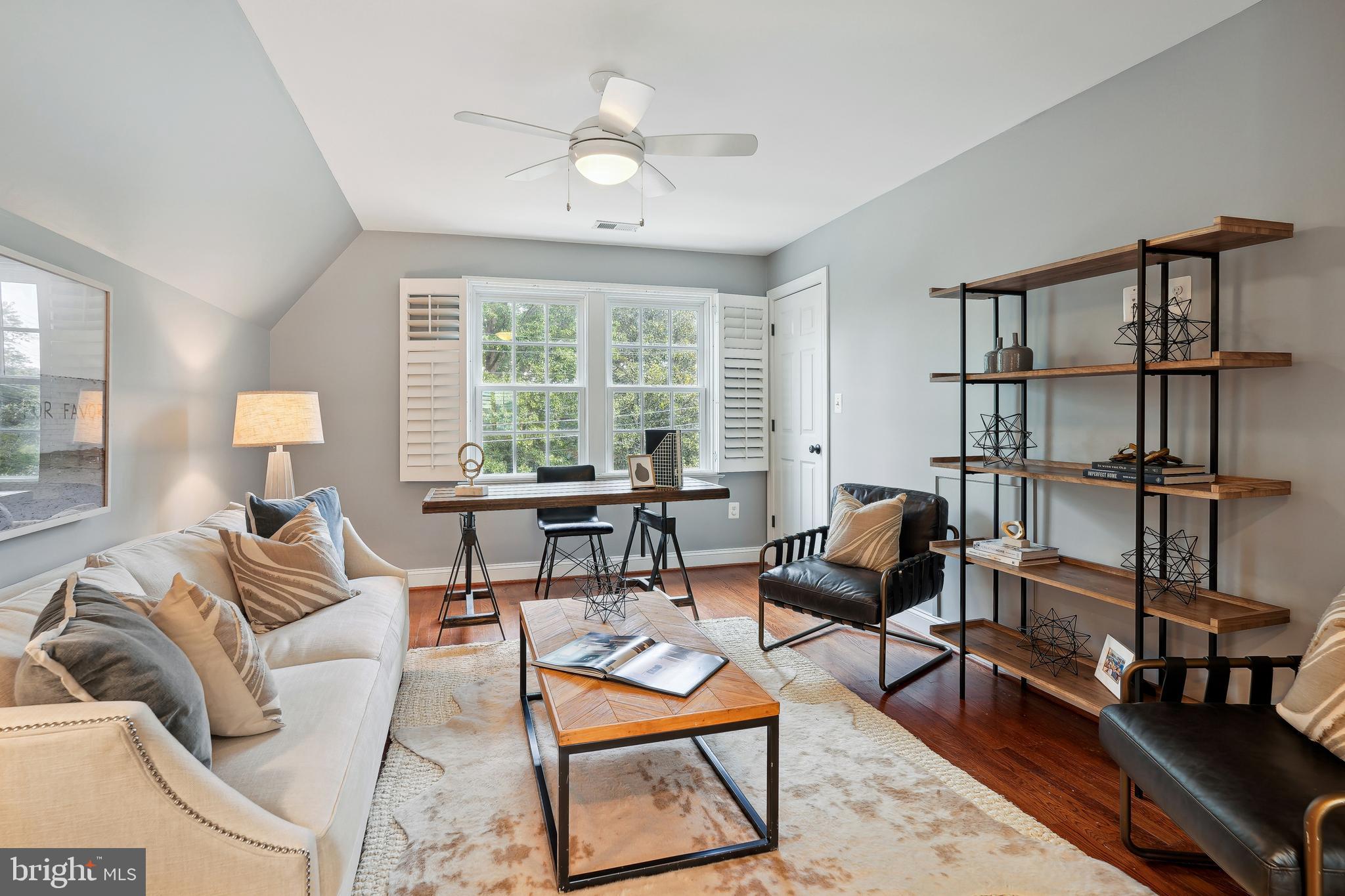 COUNTRY CLUB - Residential