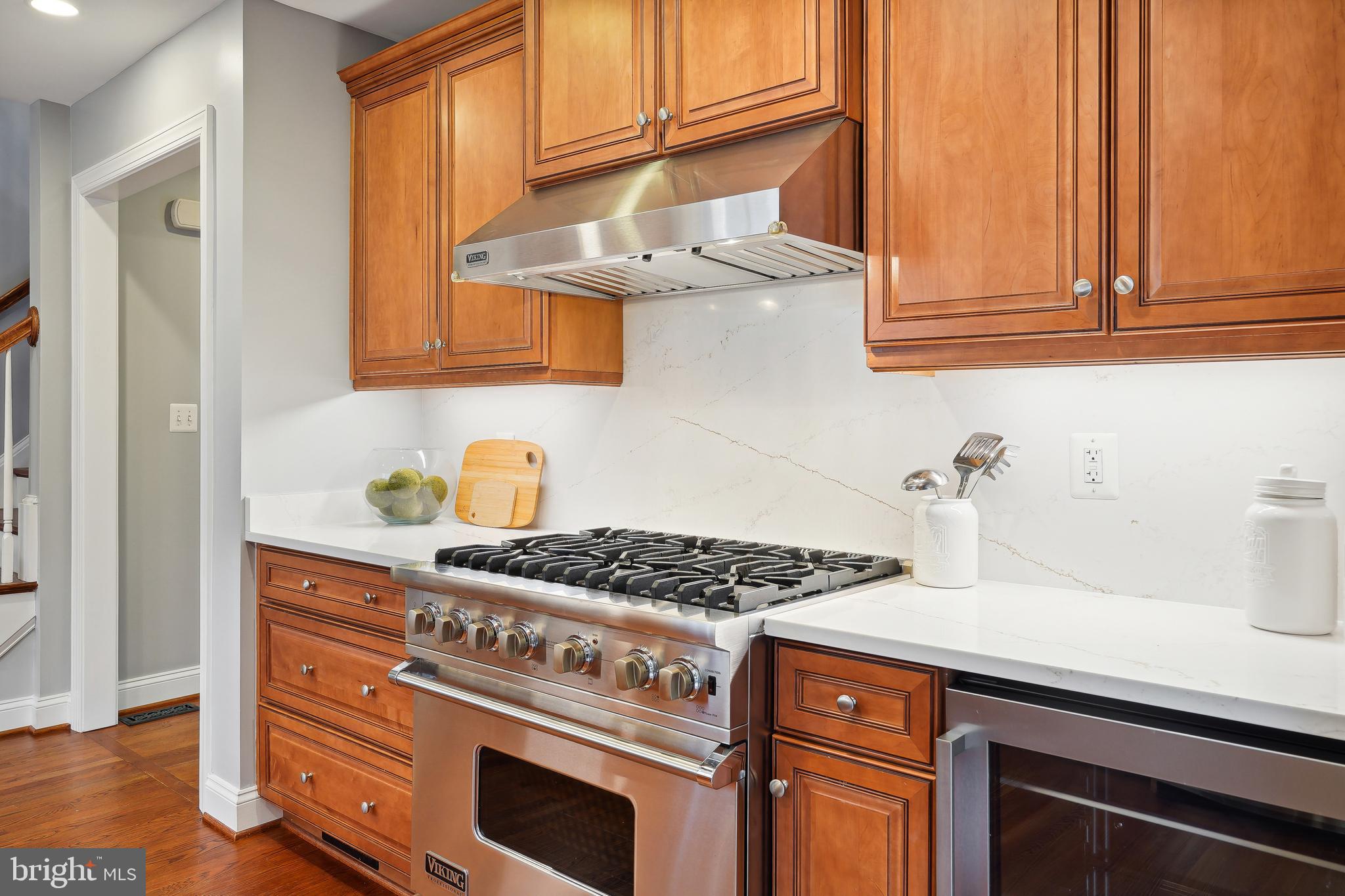 COUNTRY CLUB - Residential