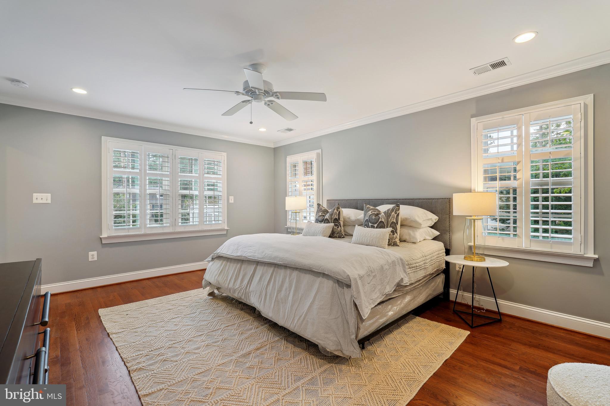 COUNTRY CLUB - Residential