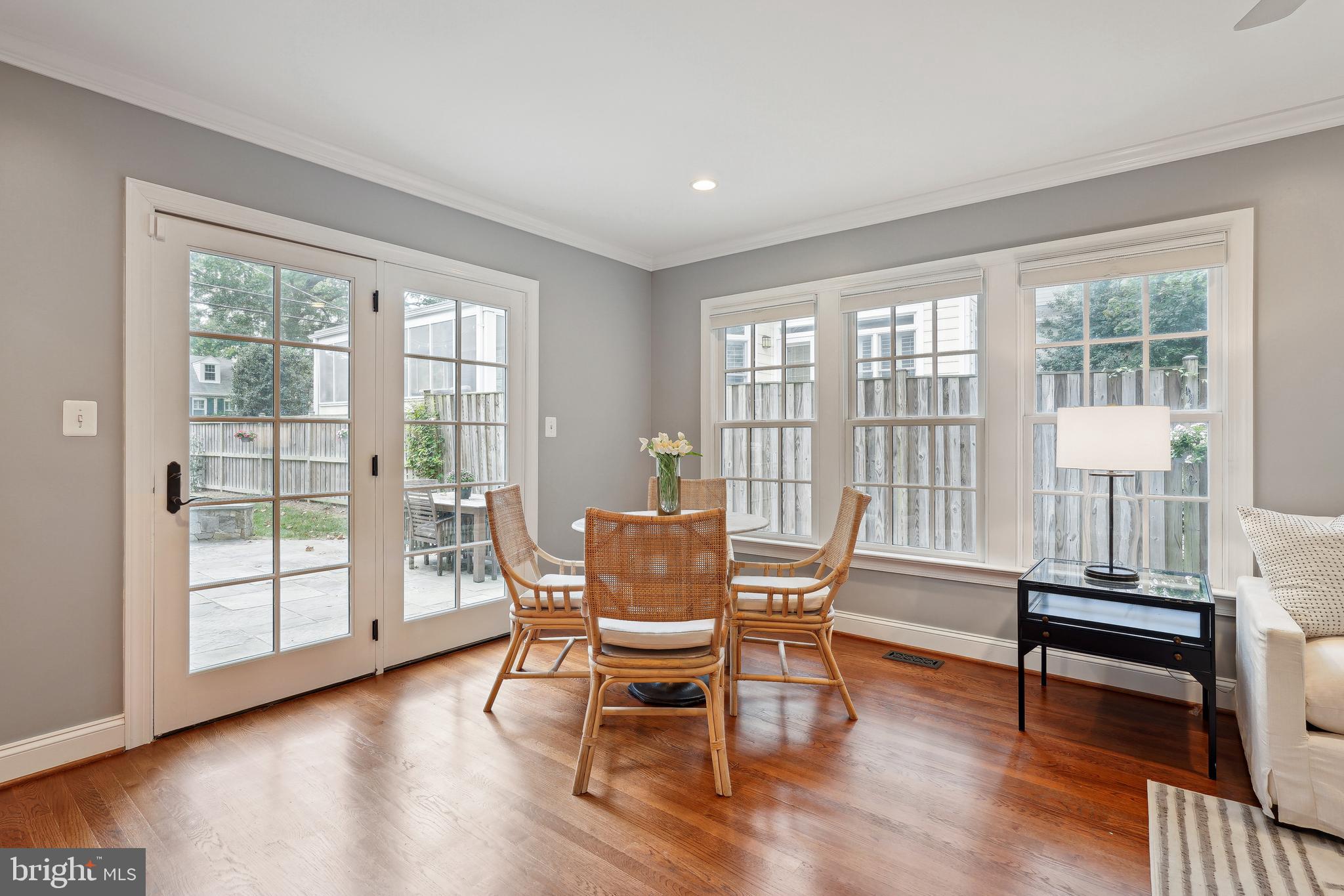 COUNTRY CLUB - Residential