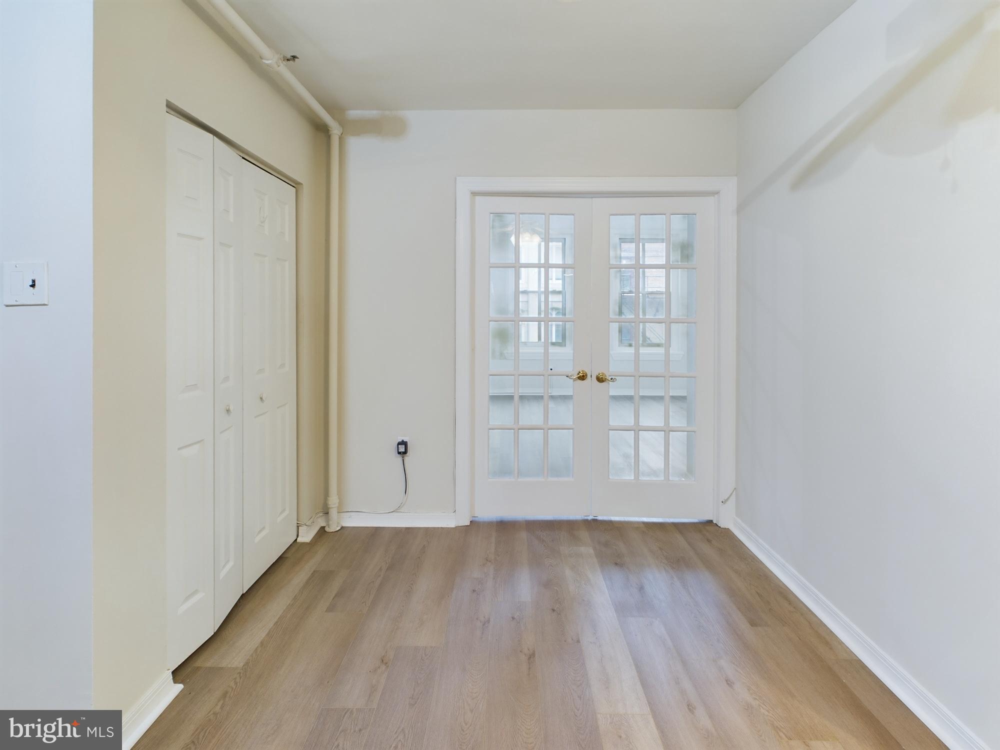 OLD CITY - Commercial Sale