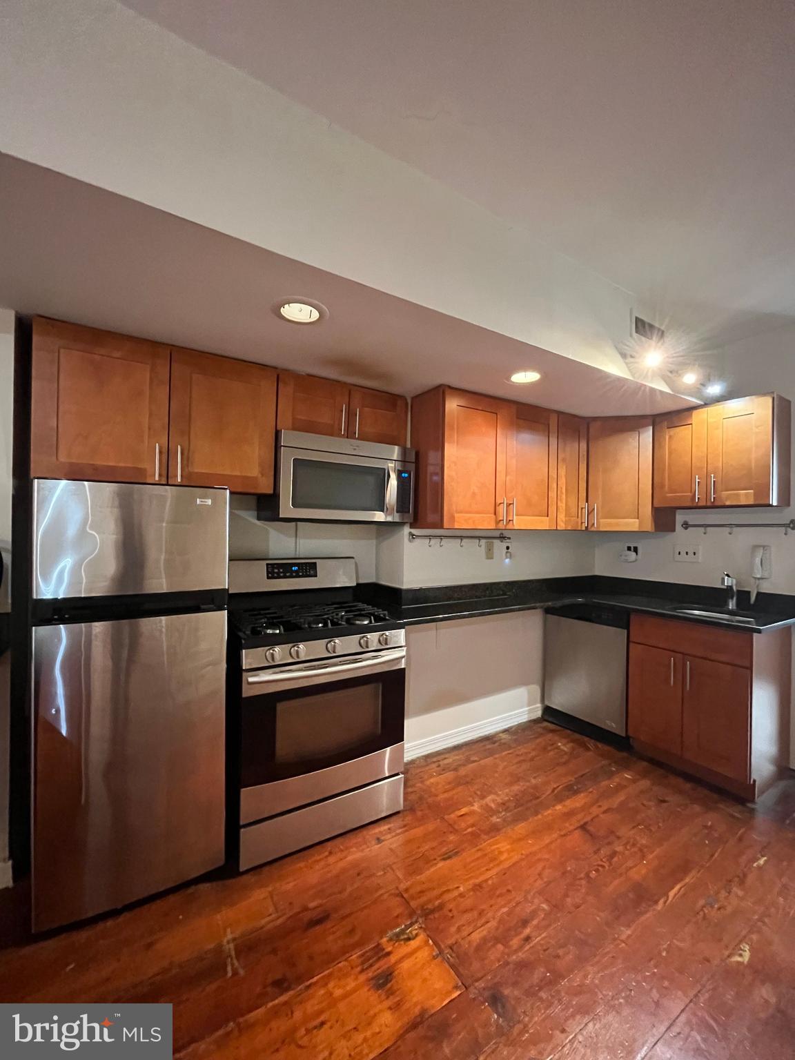 OLD CITY - Commercial Sale