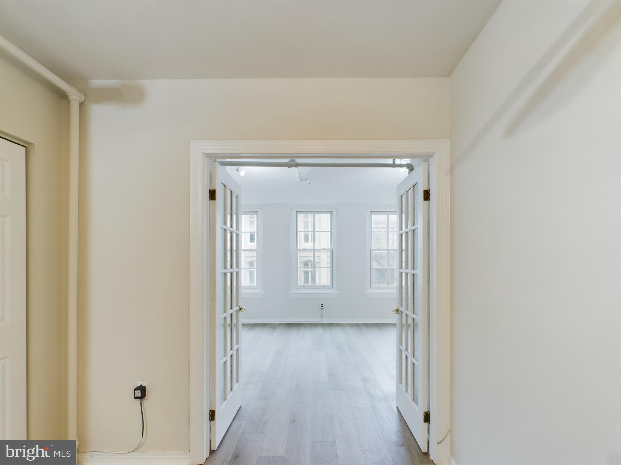 OLD CITY - Commercial Sale