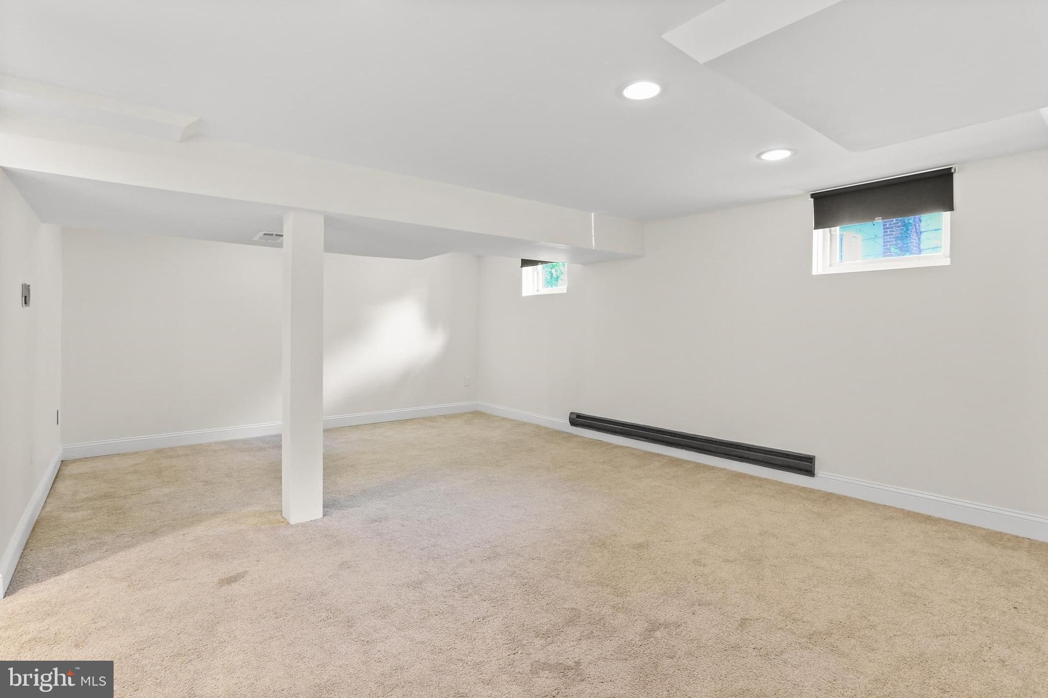 SILVER SPRING - Residential Lease