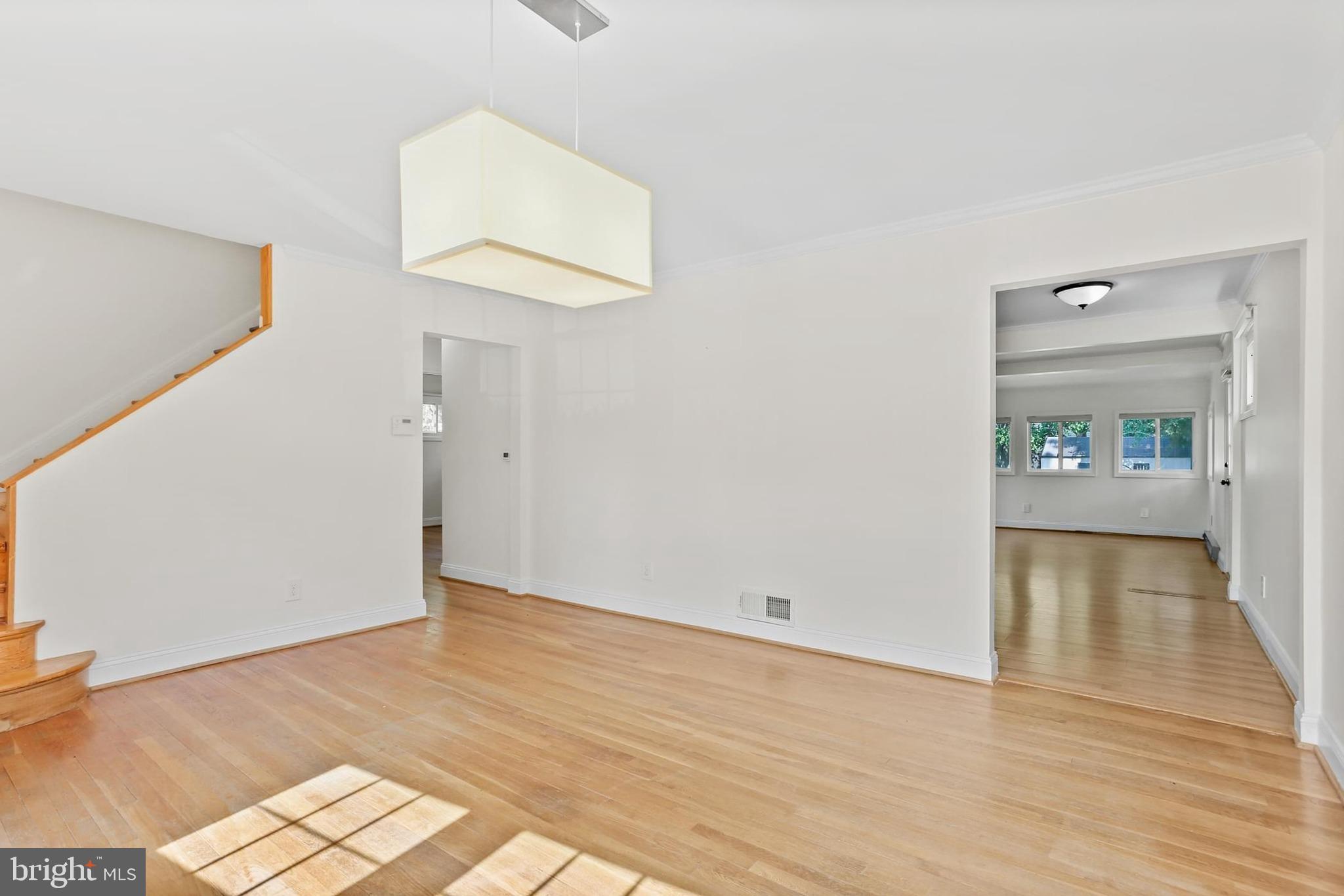 SILVER SPRING - Residential Lease