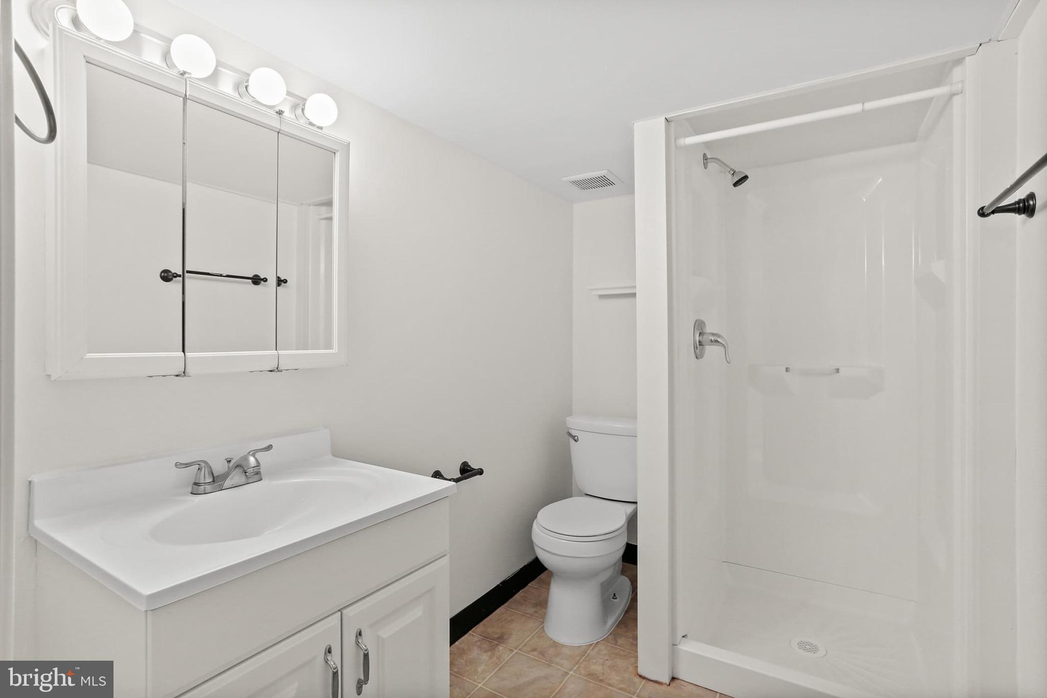 SILVER SPRING - Residential Lease