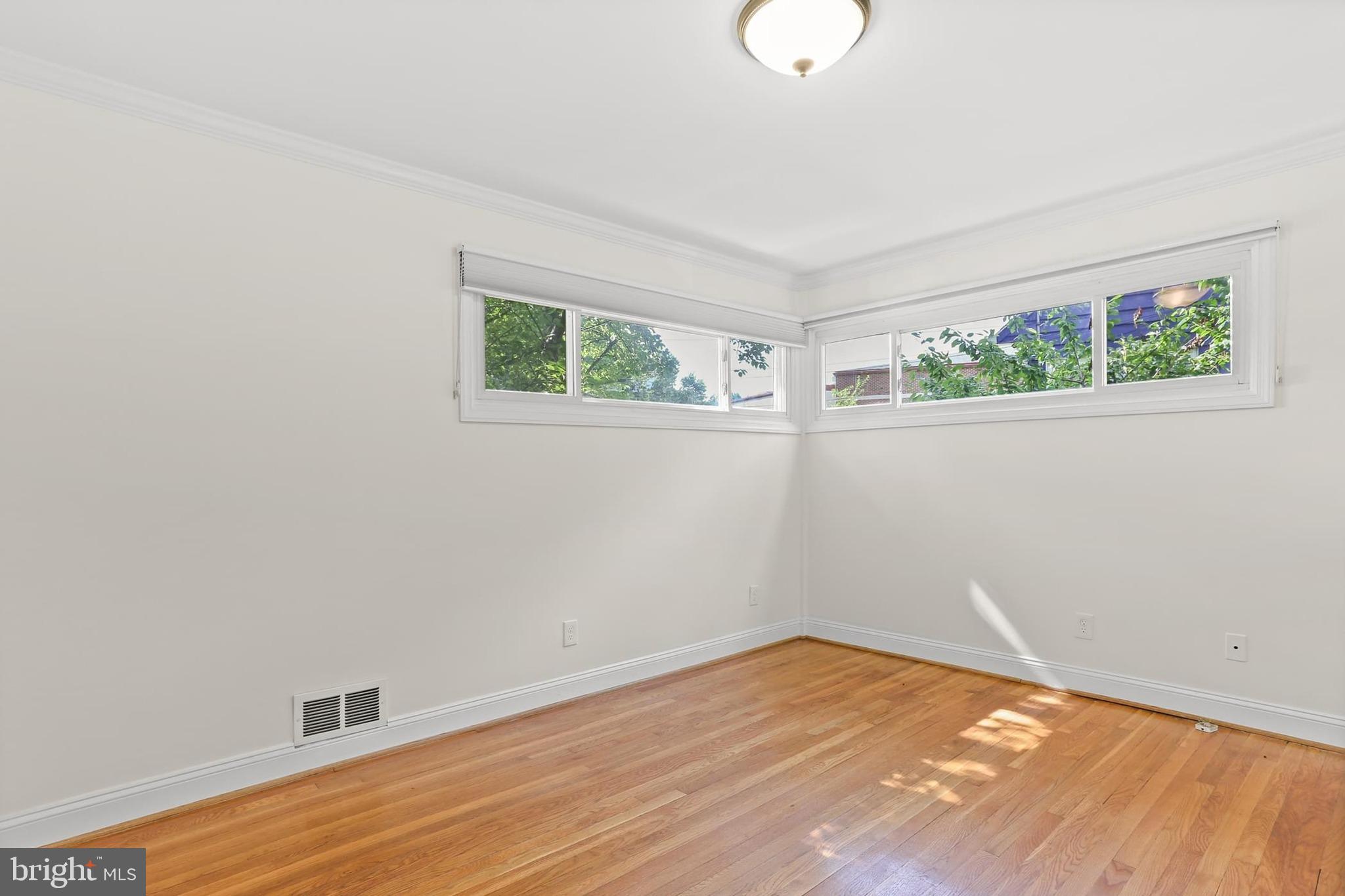 SILVER SPRING - Residential Lease