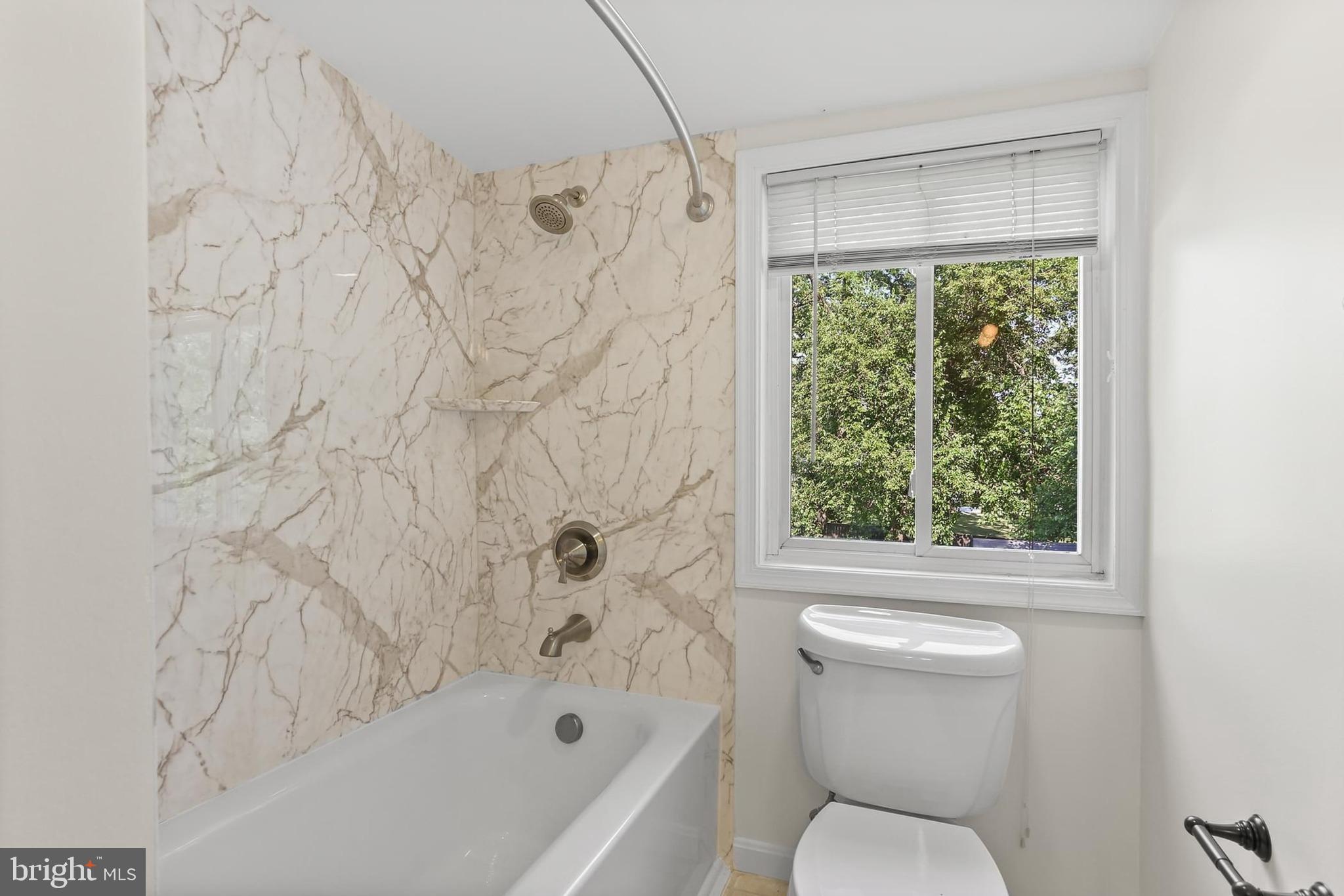 SILVER SPRING - Residential Lease