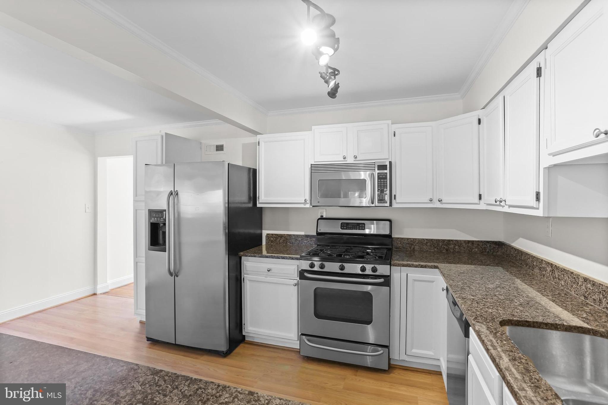 SILVER SPRING - Residential Lease