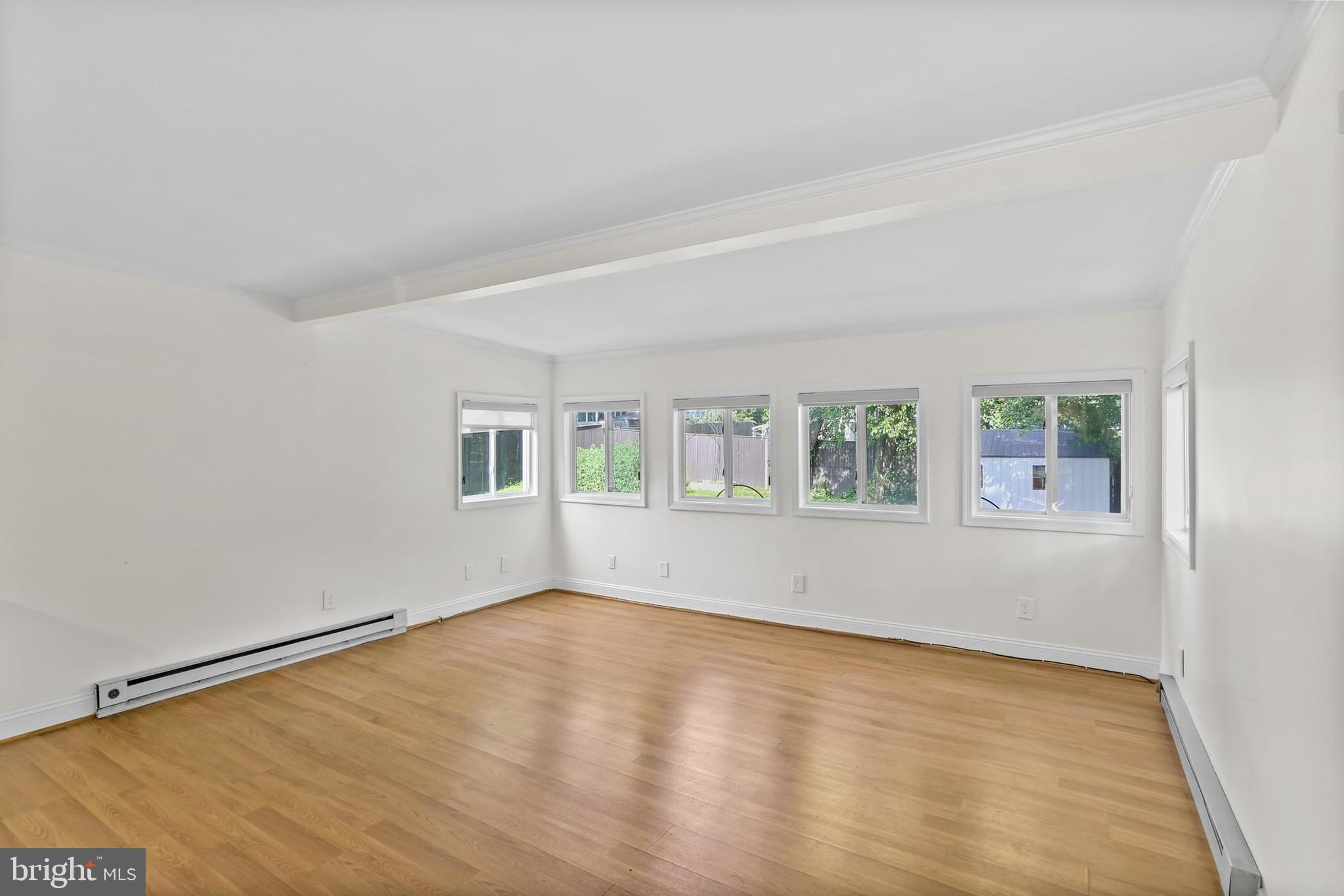 SILVER SPRING - Residential Lease