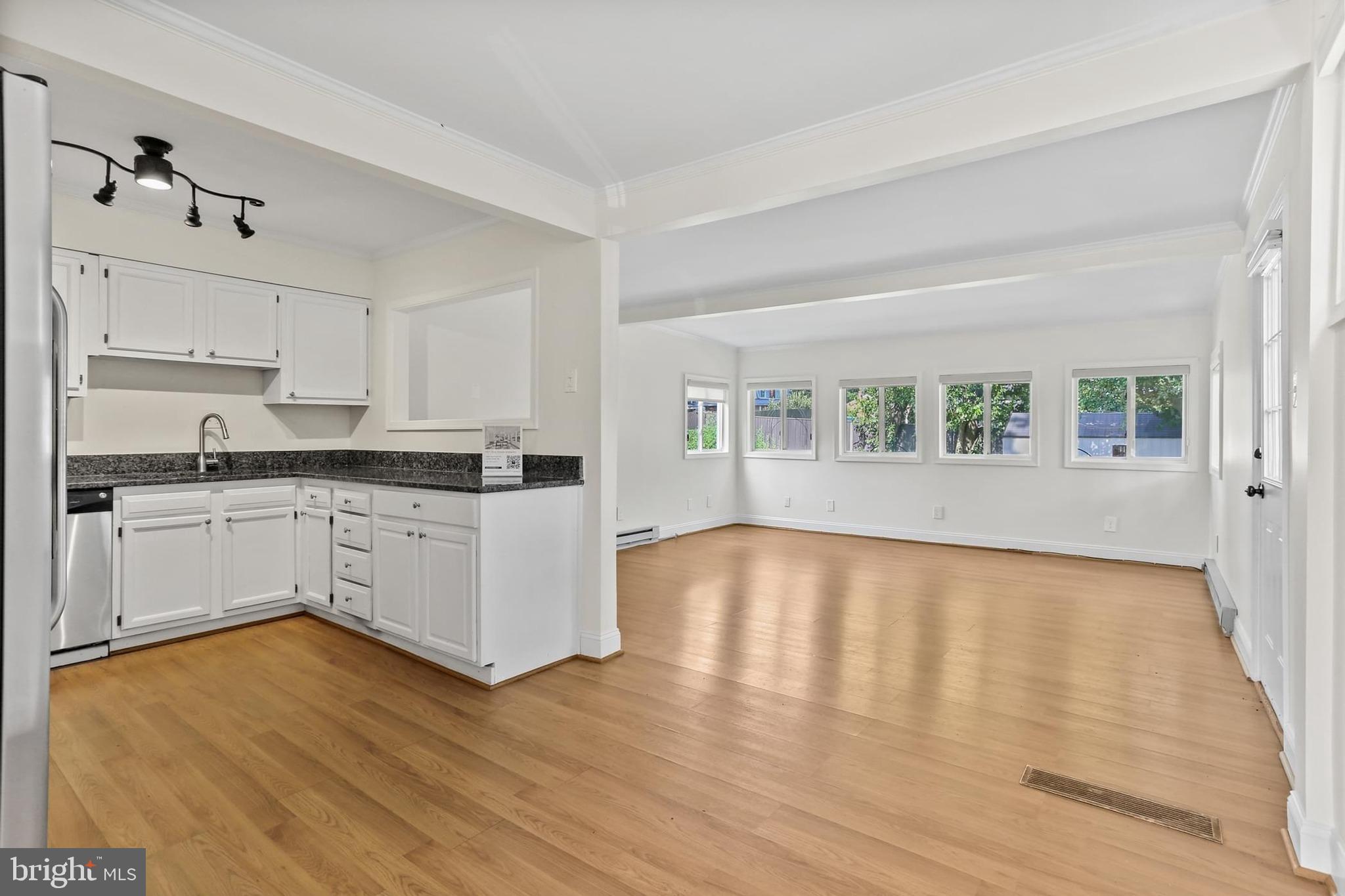 SILVER SPRING - Residential Lease